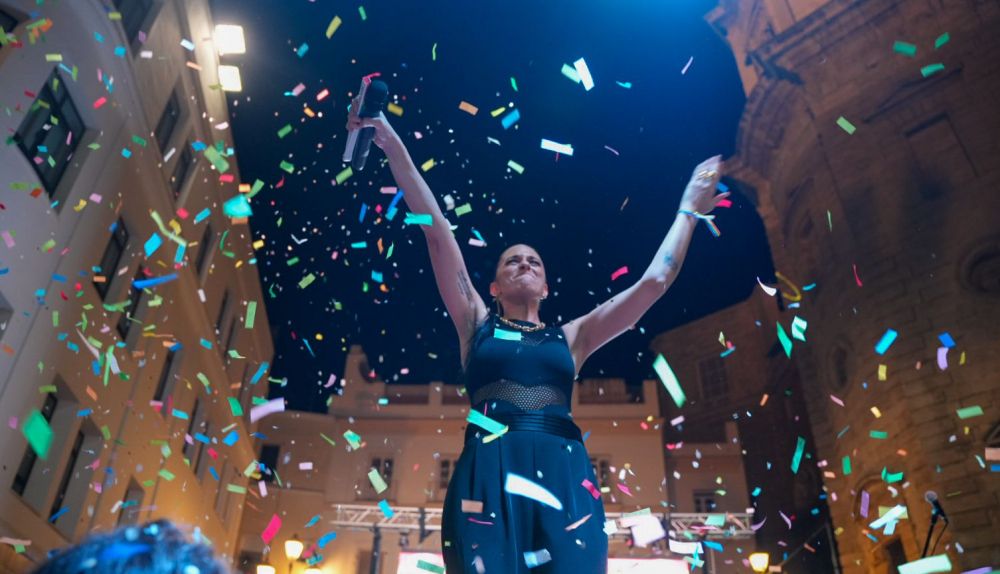 María Peláe dando el pregón del Orgullo.