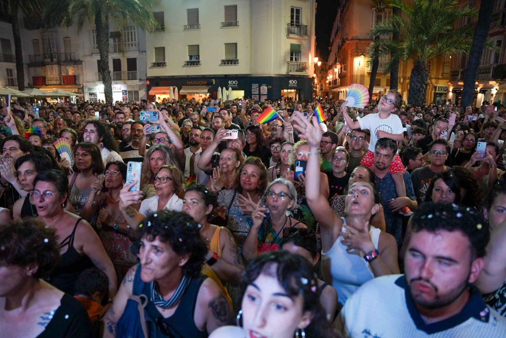 Alguno de los asistentes en la plaza de la Catedral.