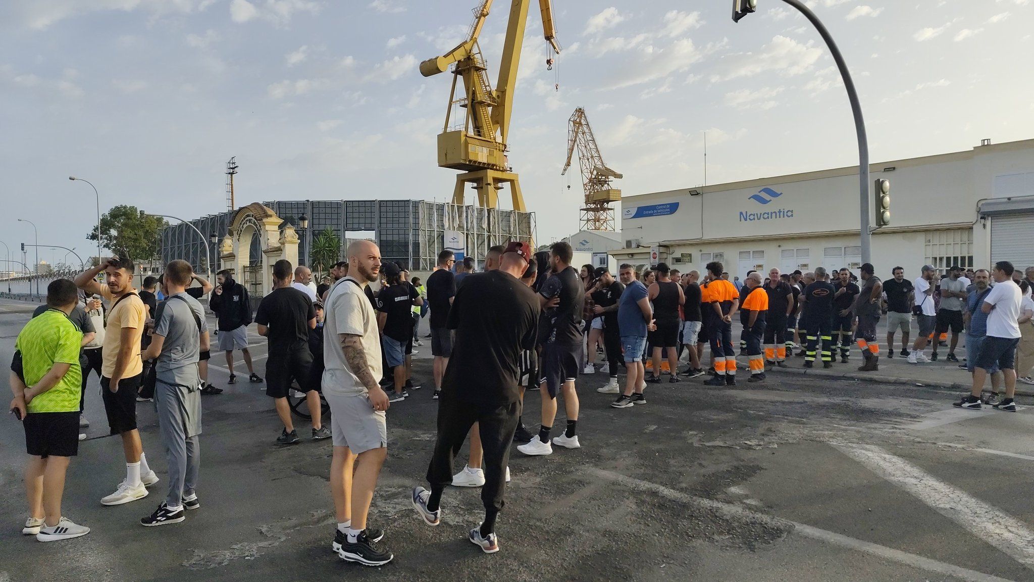 Piquetes a primera hora de este lunes. Piquetes a primera hora de este lunes.