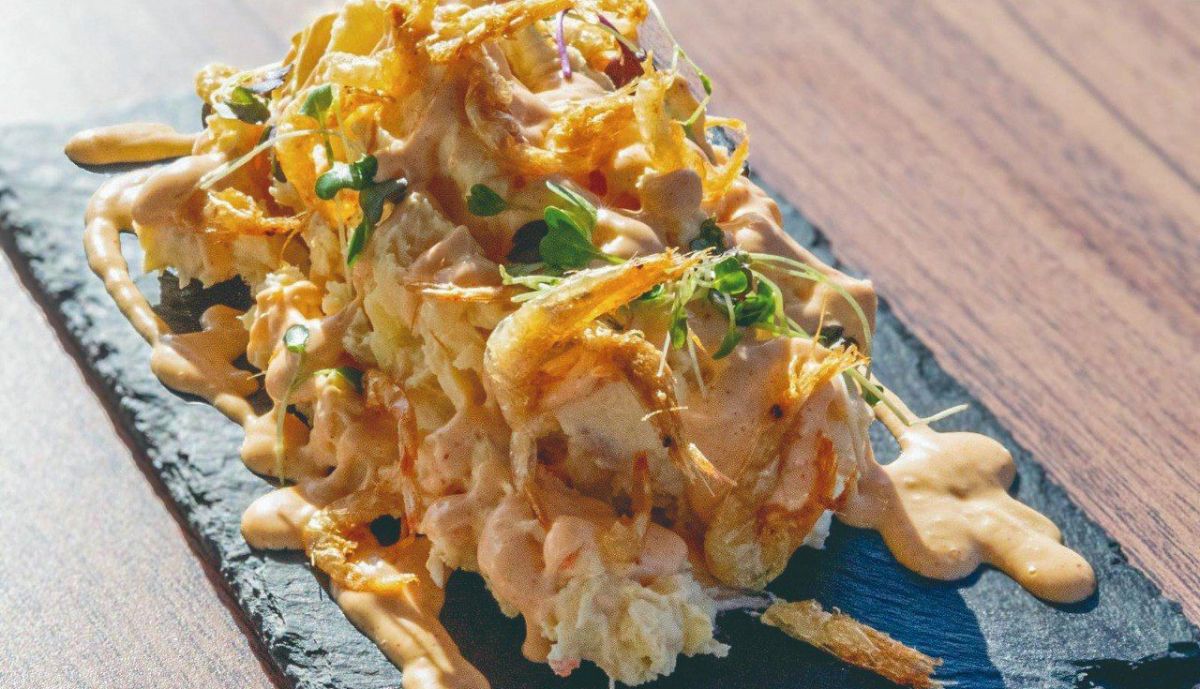 La ensaladilla es una de las estrellas de la carta.