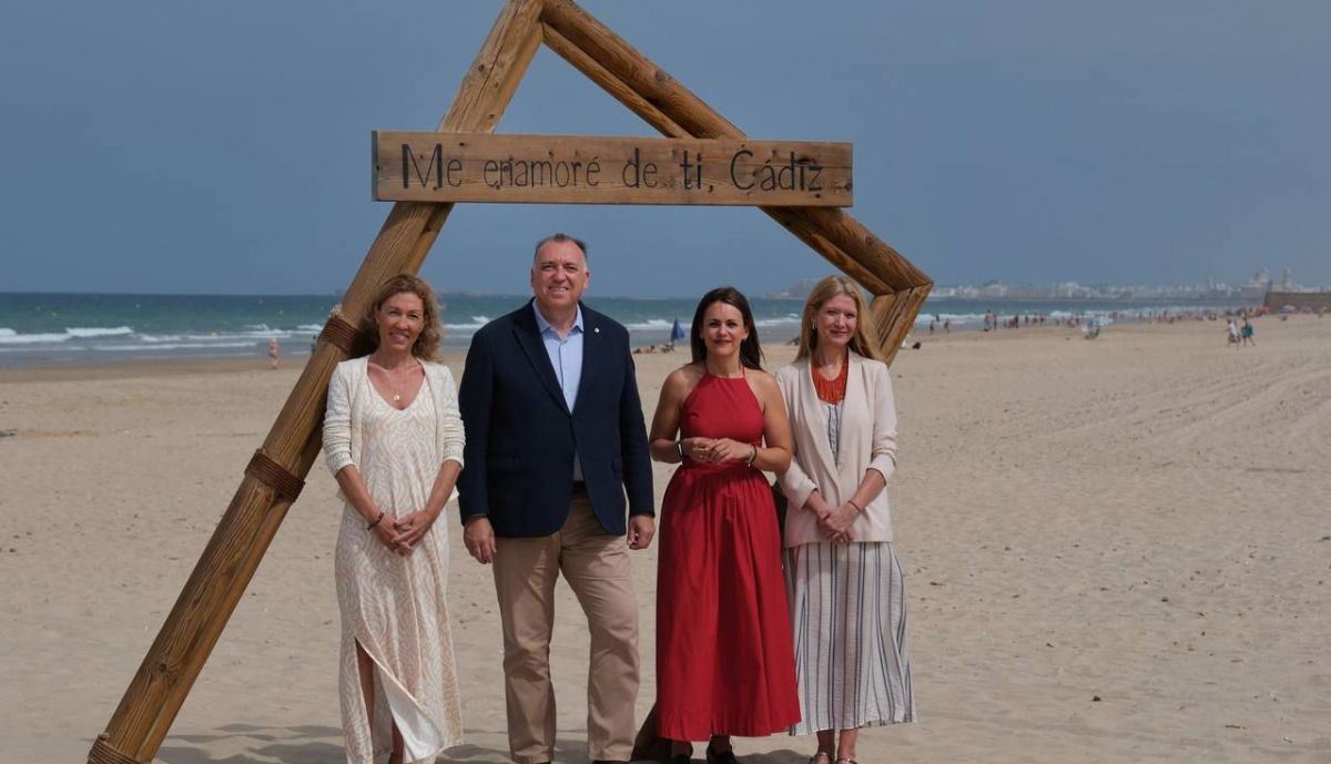 El consejero, en su visita a Cádiz este lunes.