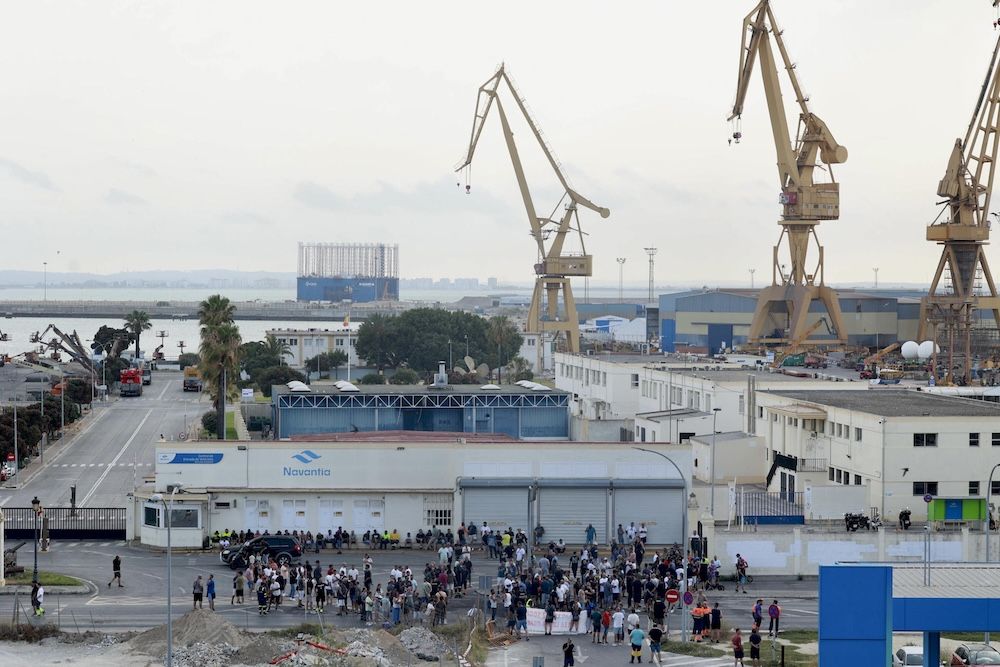Imagen de este lunes de la huelga del sector del metal.   EFE/ROMÁN RÍOS
