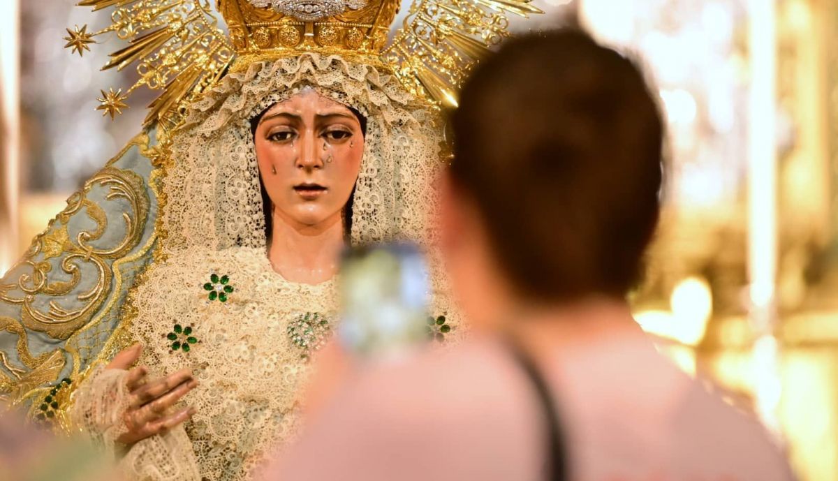 La Macarena durante los días que estuvo en veneración.