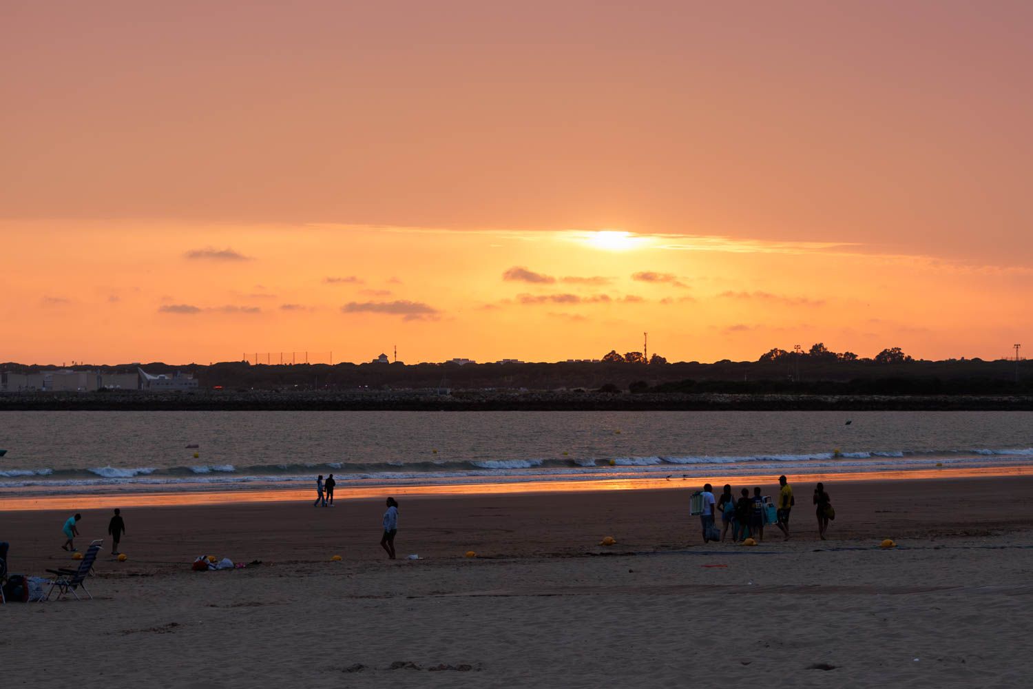 Atardecer en la playa de Valdelagrana.