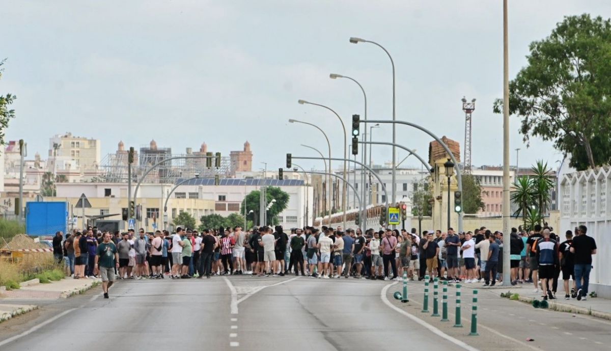Un grupo de trabajadores del metal.