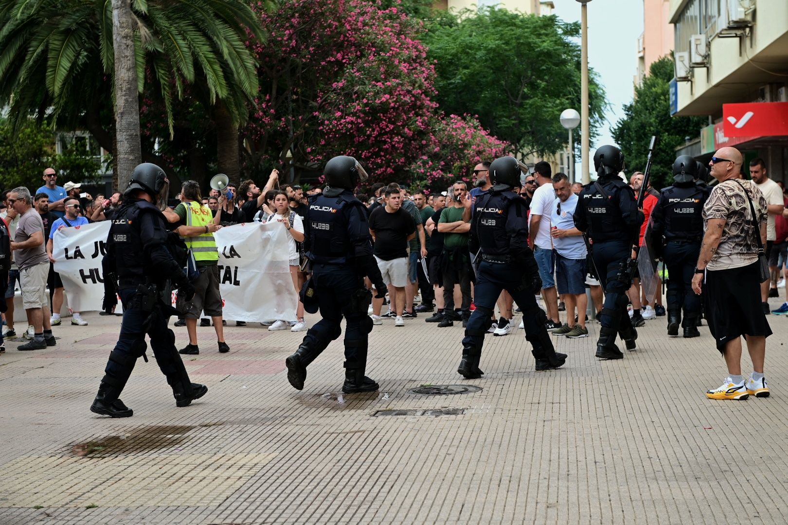 Protesta del metal y un gran despliegue policial, esta semana en Cádiz.