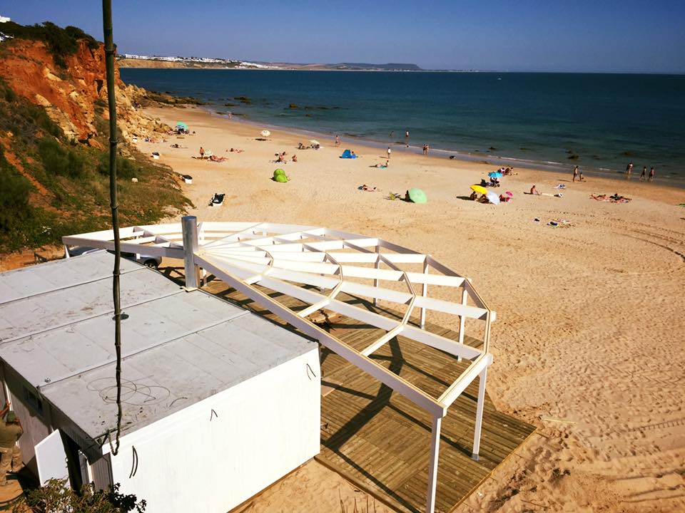 Cala del Aceite en Conil, donde el hombre ha perdido su anillo de boda.
