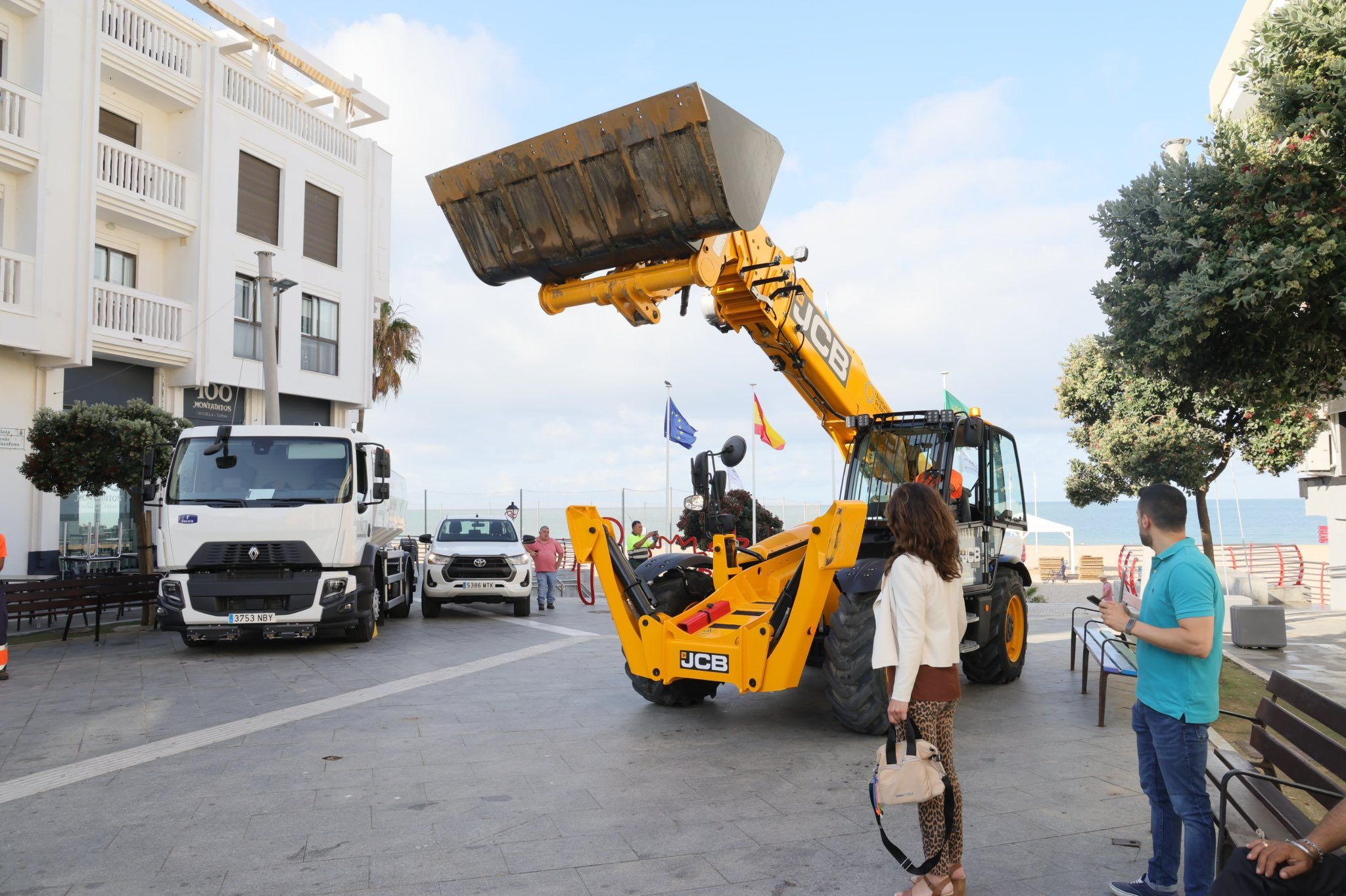 Rota incorpora cinco nuevos vehículos a su flota.