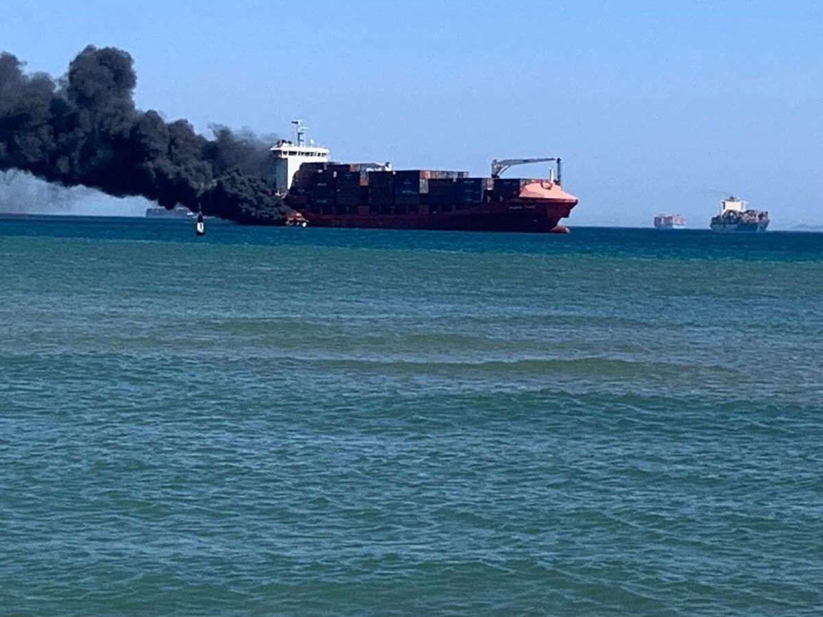 El humo visible desde lejos.