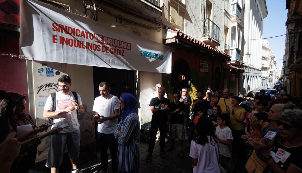 CASAS DE LOS HORRORES CONCENTRACION PEGADA DE CARTELES 19