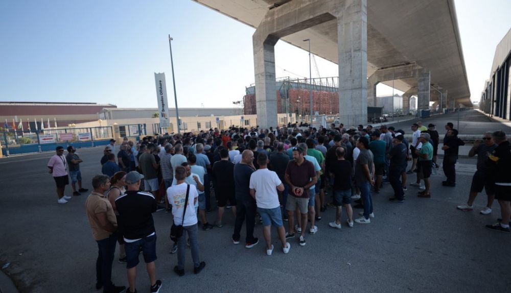 Concentración de los trabajadores del metal a primera hora de la mañana.
