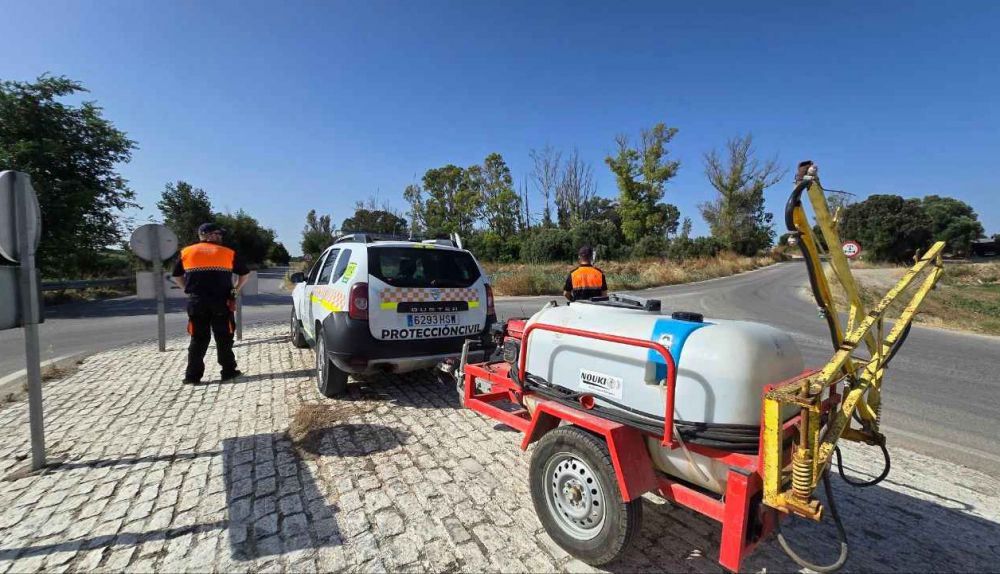 Otra imagen del servicio rural que ofrece estos días Protección Civil.