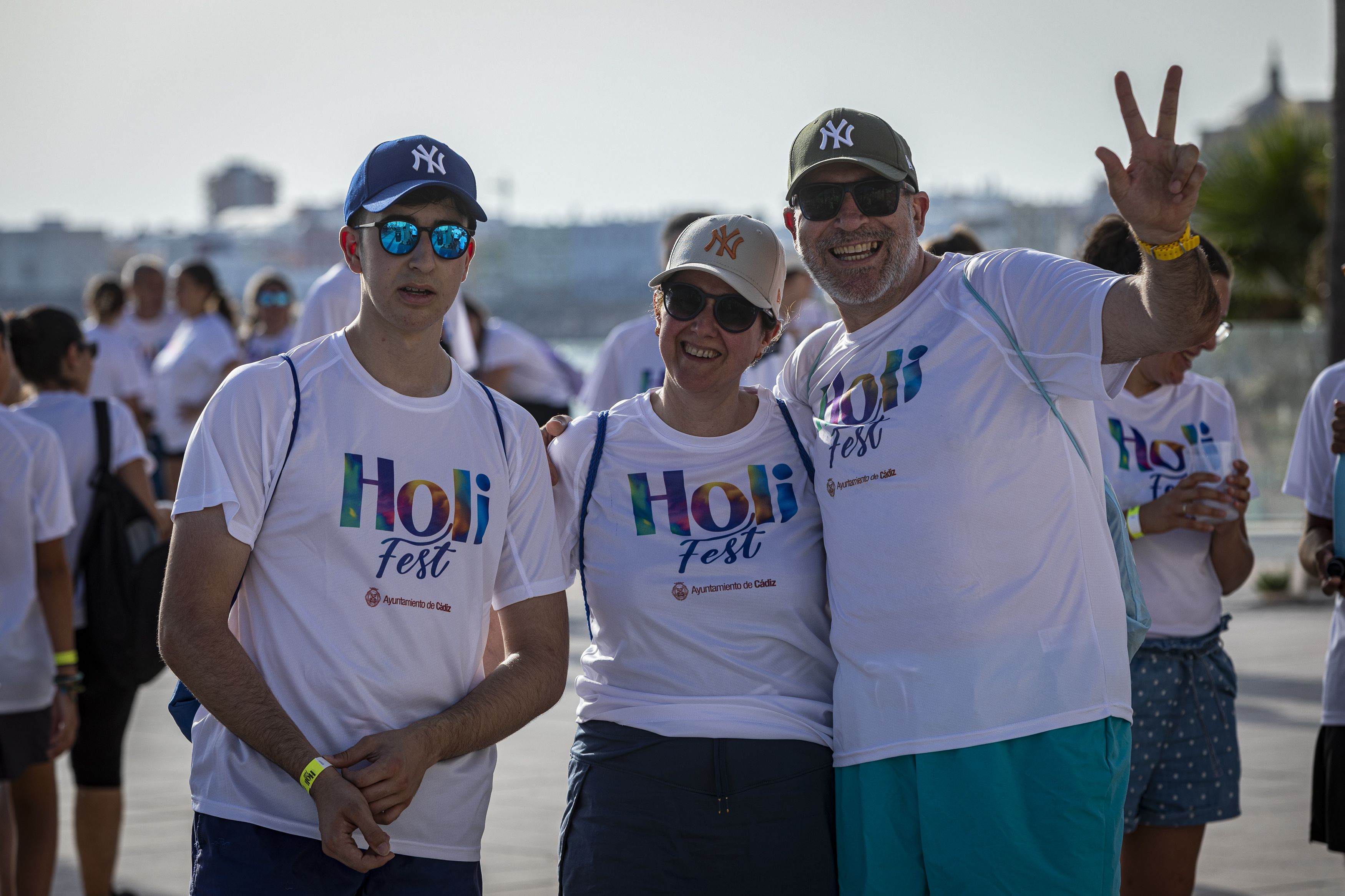 Las divertidas imágenes de la Holi Fest de Cádiz.