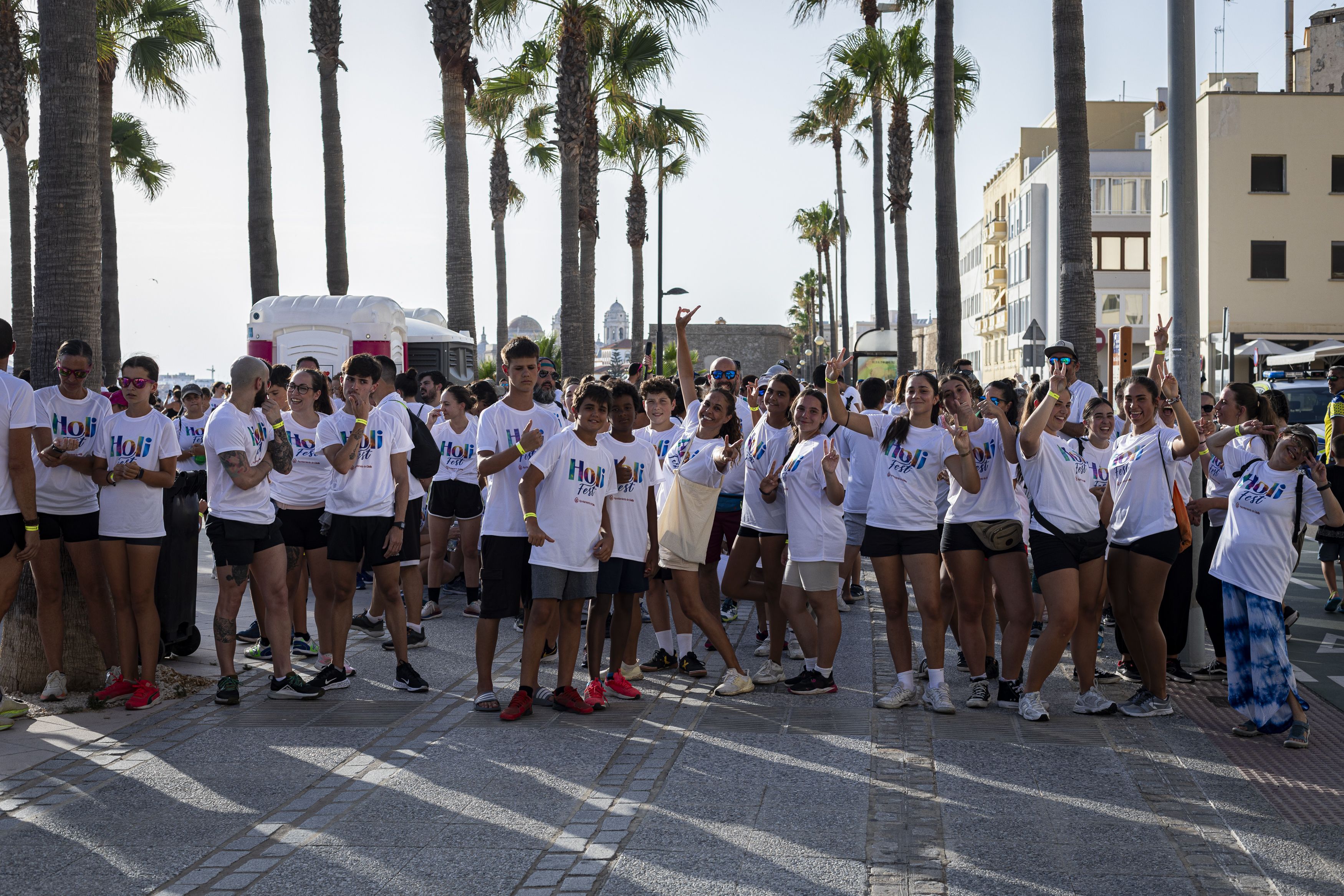 Las divertidas imágenes de la Holi Fest de Cádiz.