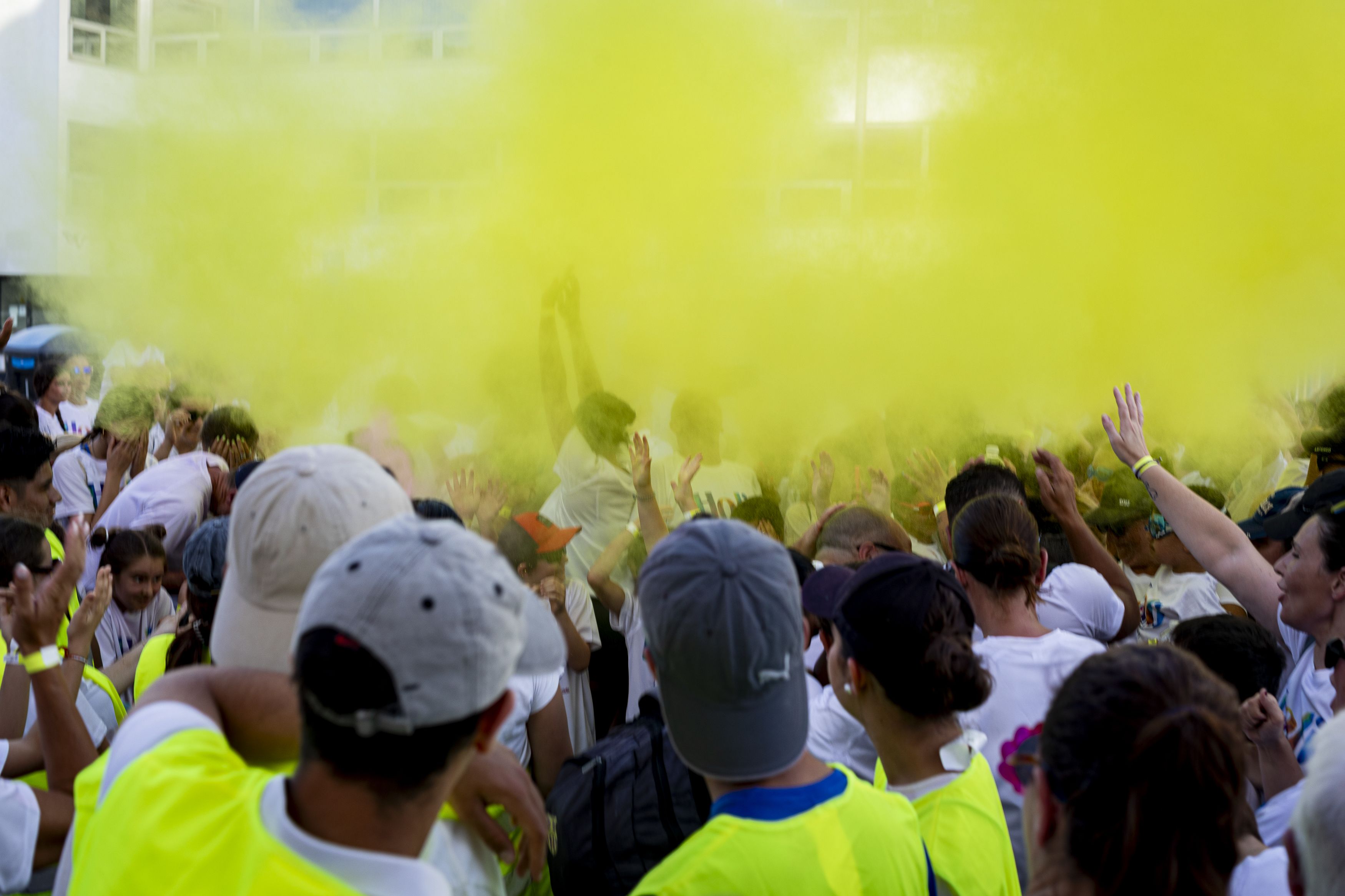 Las divertidas imágenes de la Holi Fest de Cádiz.