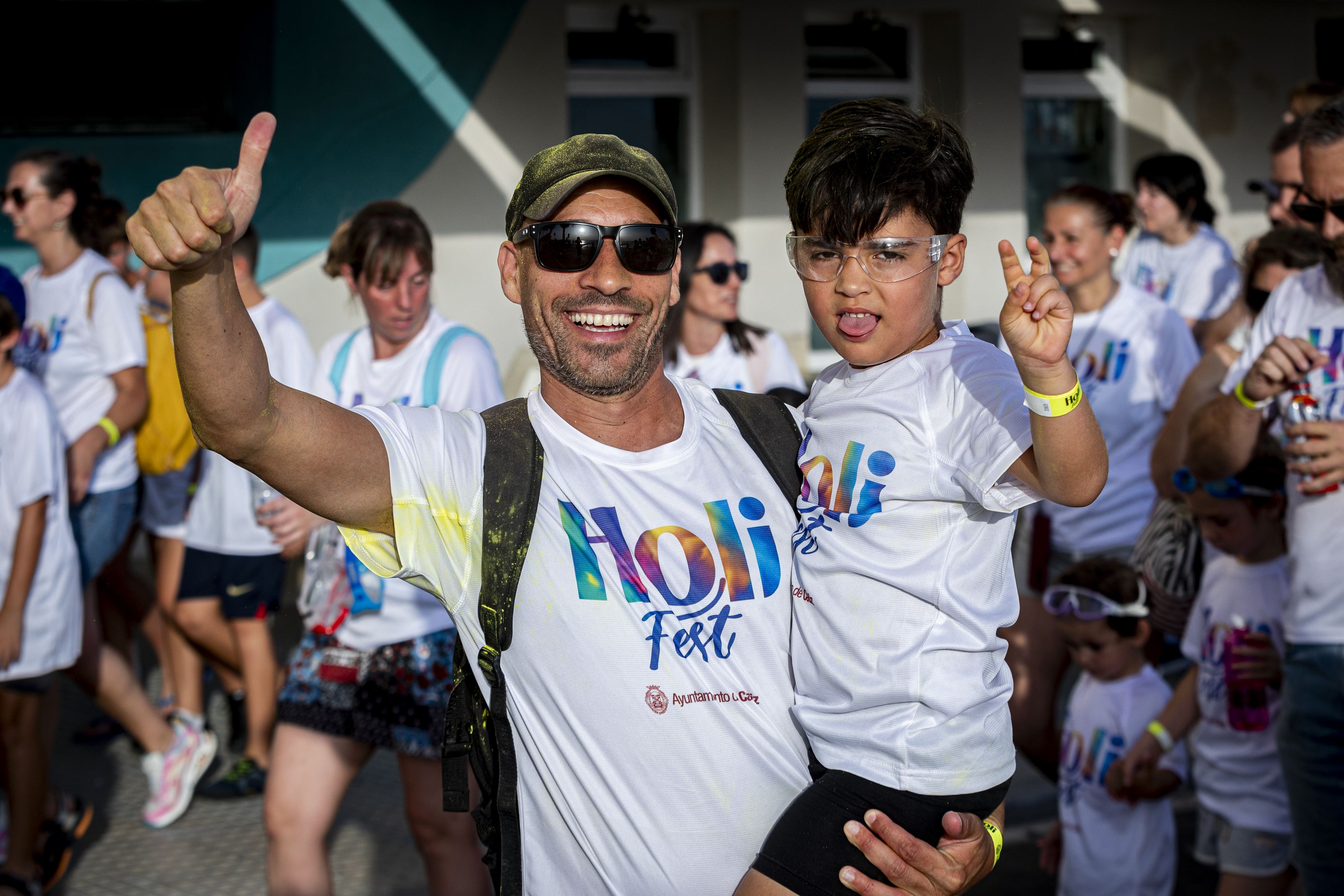 Las divertidas imágenes de la Holi Fest de Cádiz.
