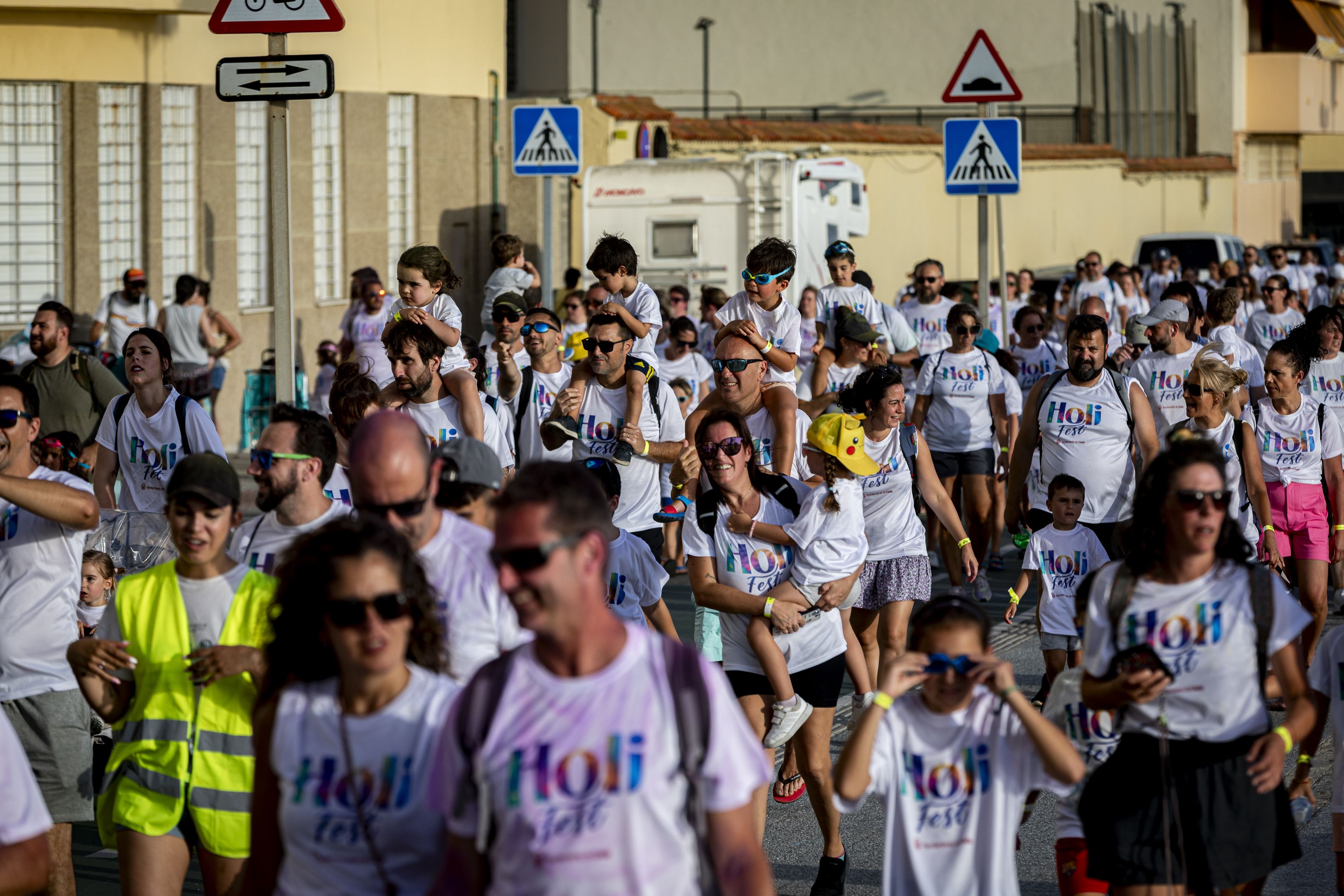 Las divertidas imágenes de la Holi Fest de Cádiz.