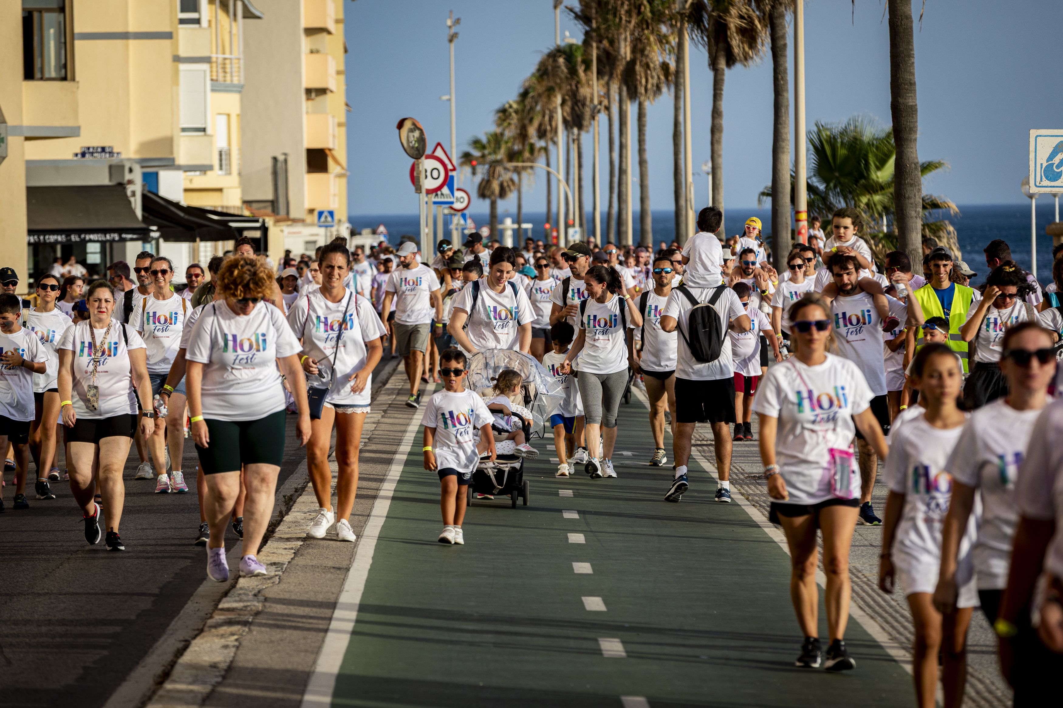 Las divertidas imágenes de la Holi Fest de Cádiz.