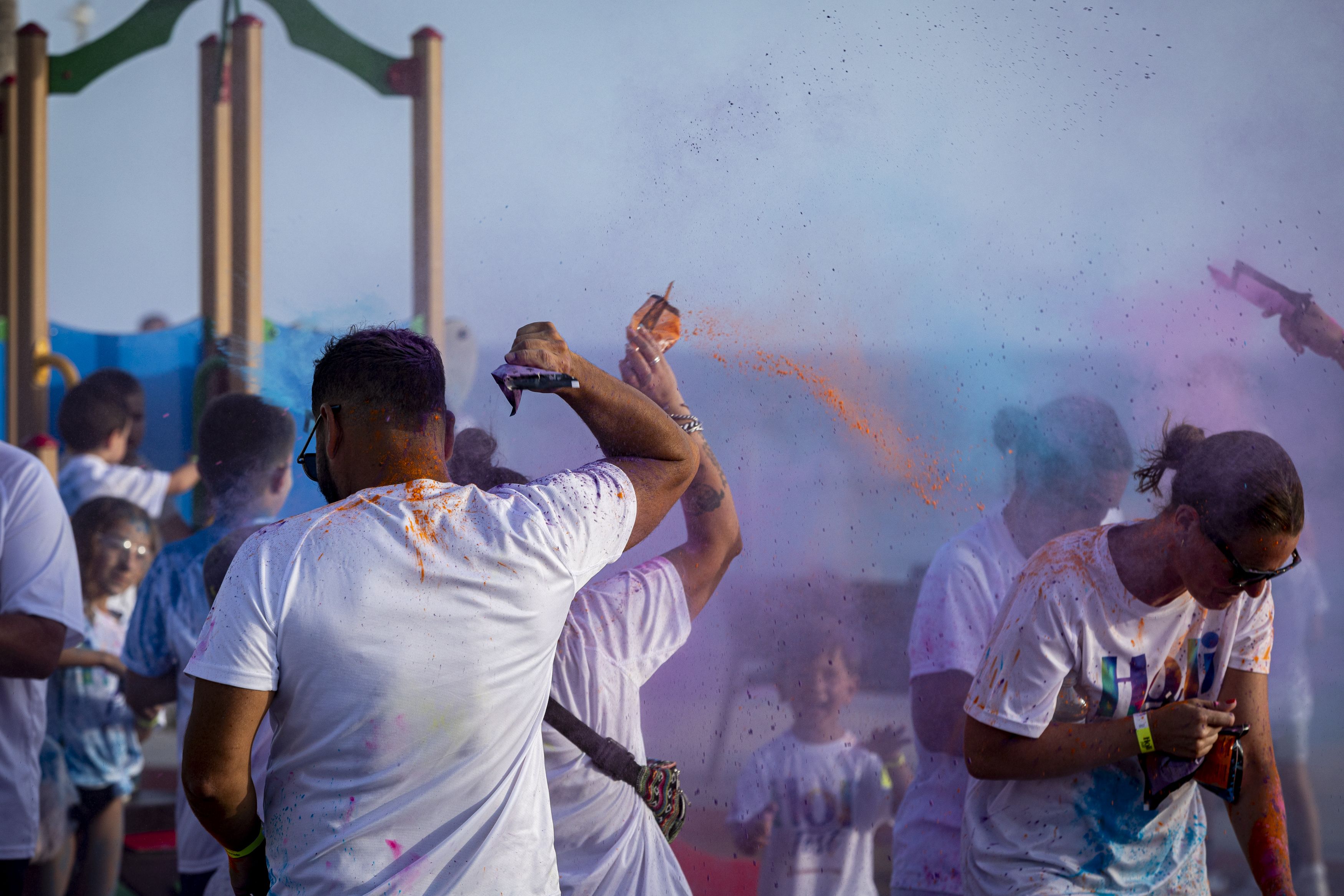 Las divertidas imágenes de la Holi Fest de Cádiz.