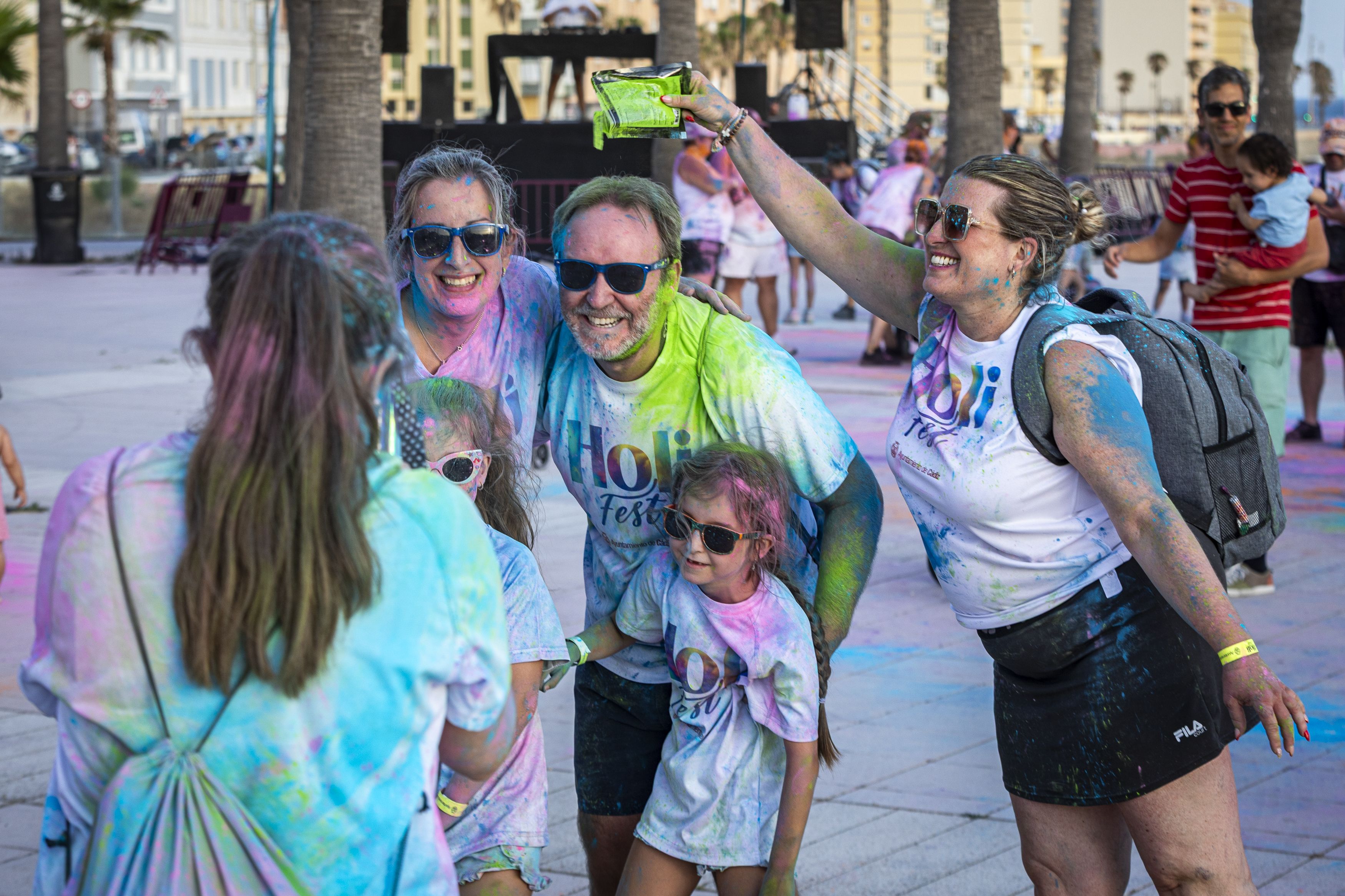 Las divertidas imágenes de la Holi Fest de Cádiz.