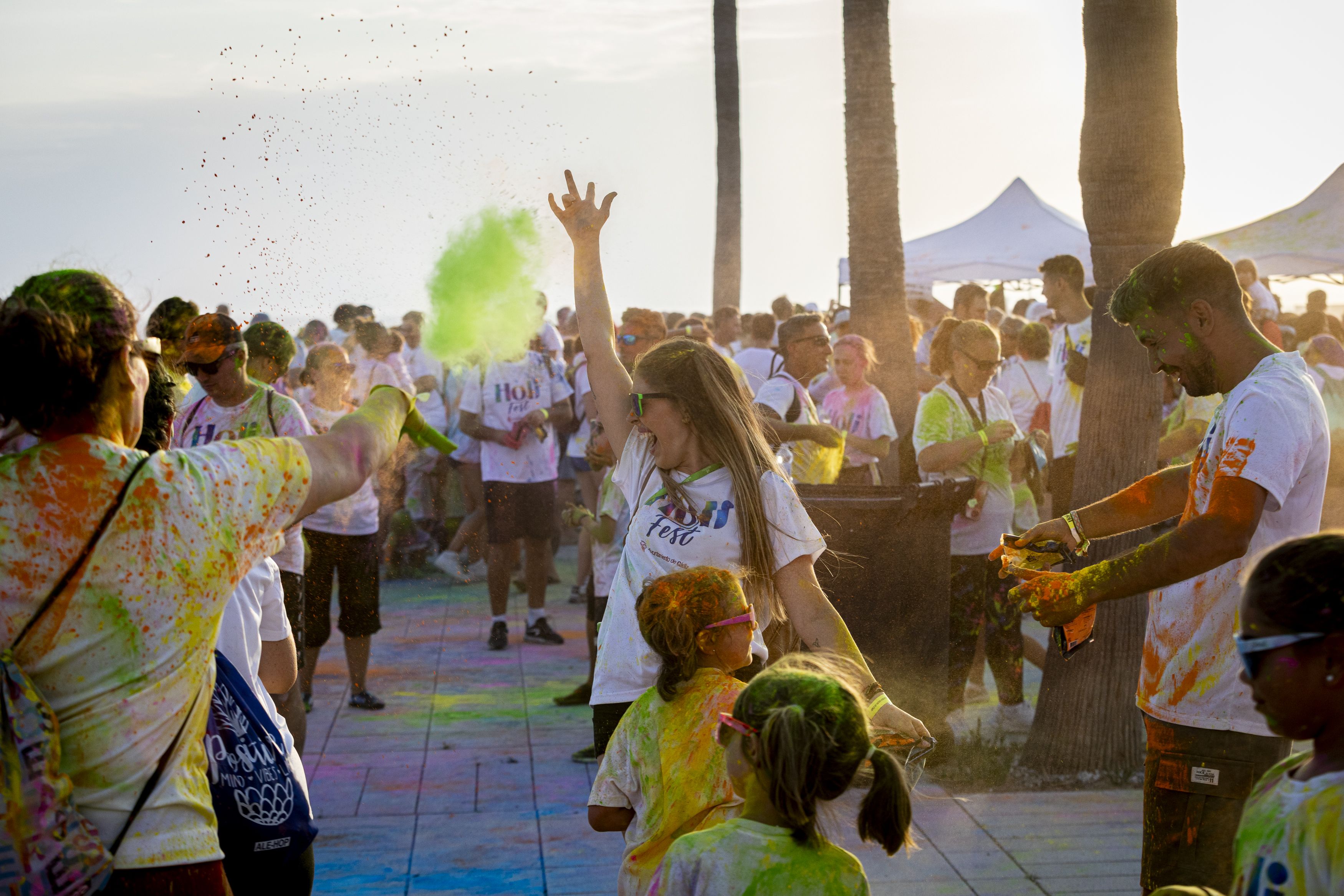 Las divertidas imágenes de la Holi Fest de Cádiz.