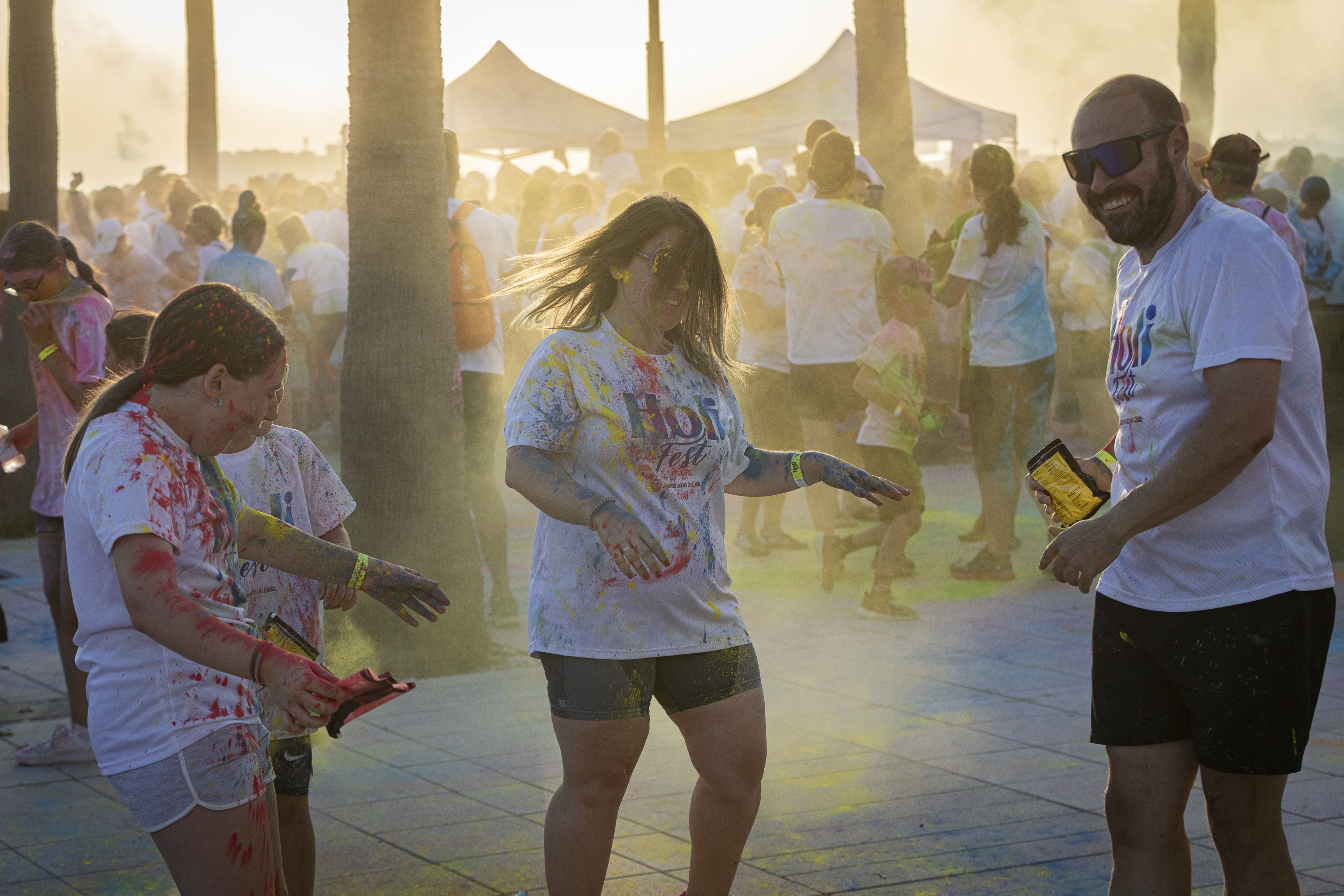 Las divertidas imágenes de la Holi Fest de Cádiz.