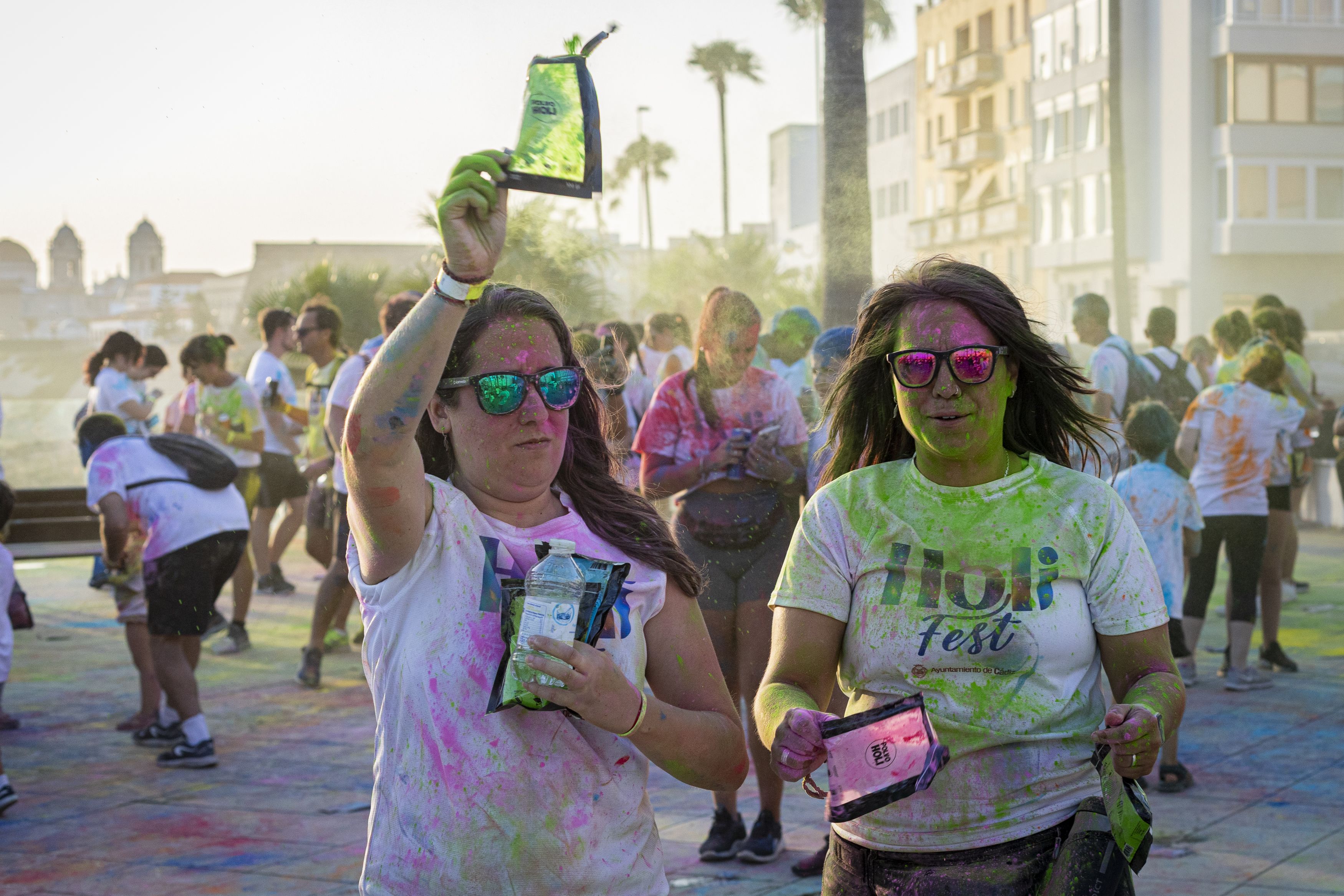 Las divertidas imágenes de la Holi Fest de Cádiz.