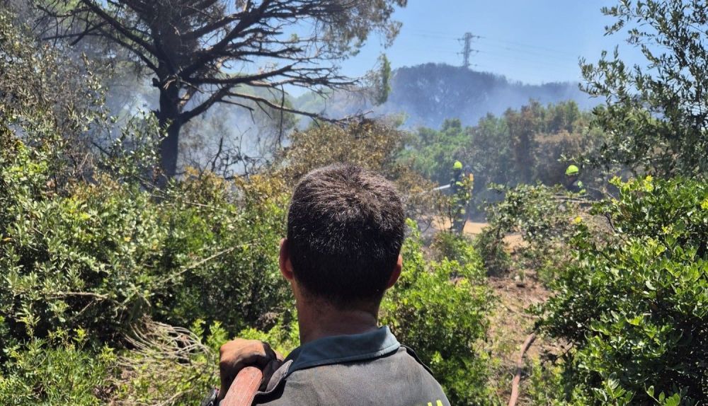 La Guardia Civil ha participado en la extinción.