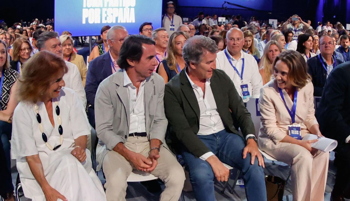 Ana Botella, José María Aznar, Alberto Núñez Feijóo y Cuca Gamarra, en el congreso del PP 