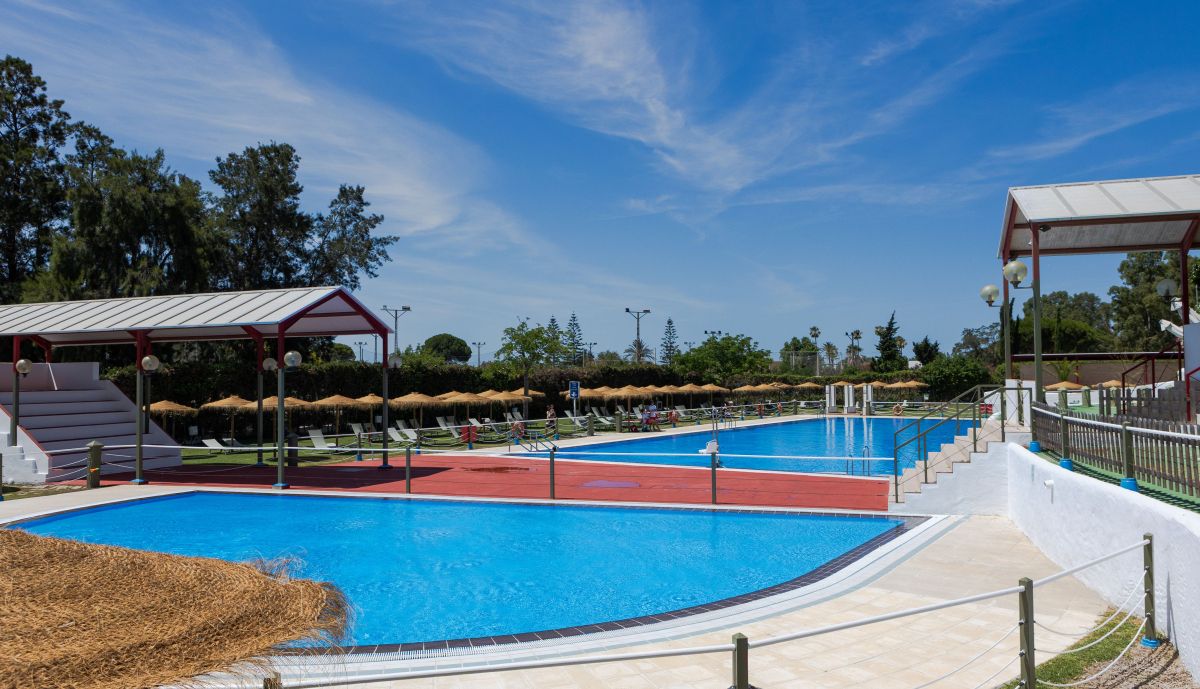Piscinas en TAIGA Puerto Santa María.
