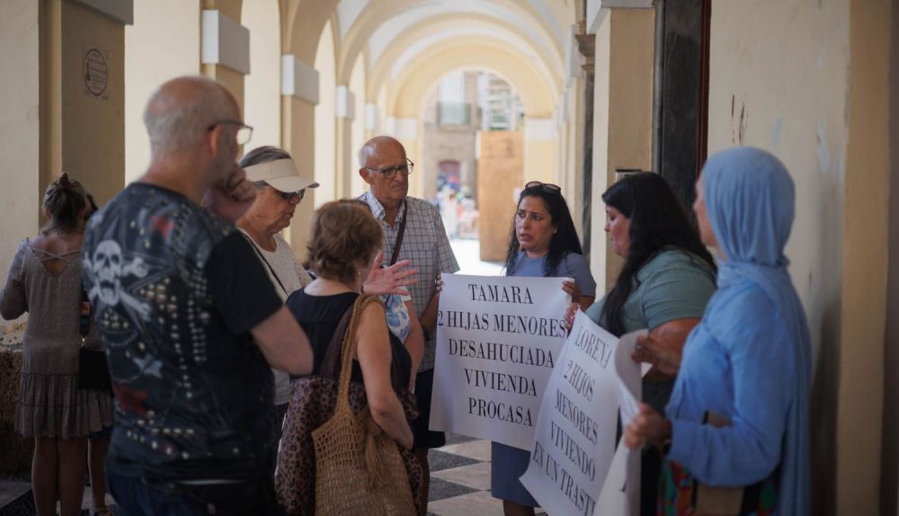 MUJERES DESAHUCIADAS CADIZ 3
