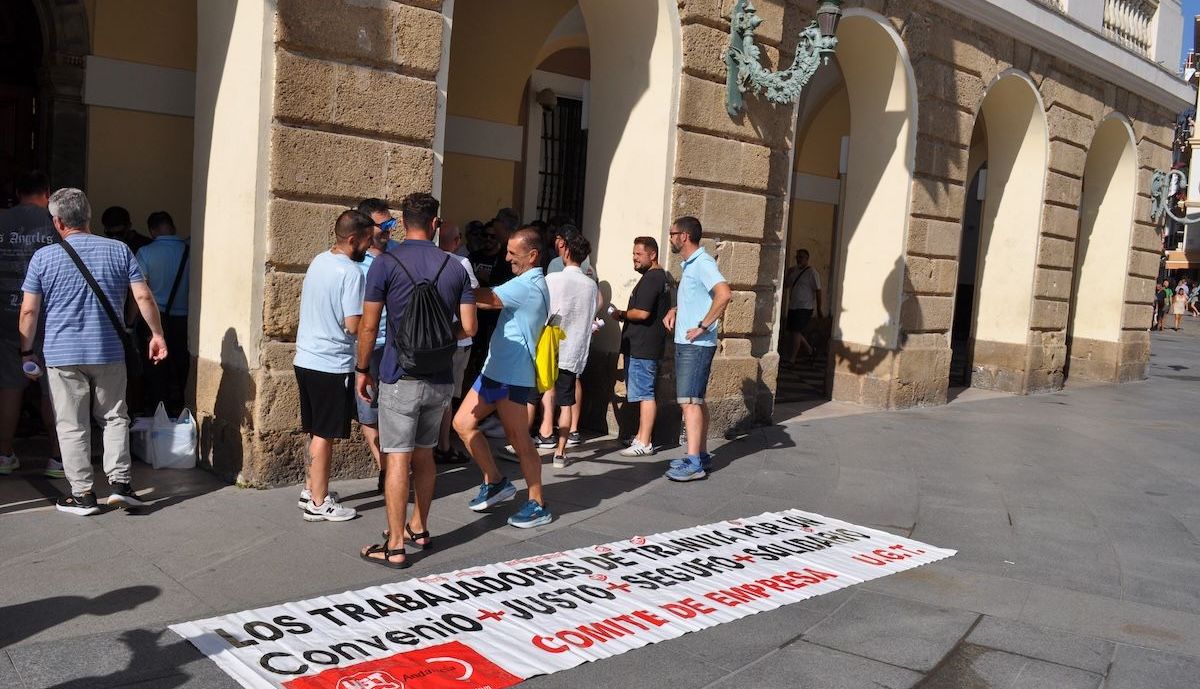 huelga autobus cadiz JUAN MANUEL ESTUDILLO 00013