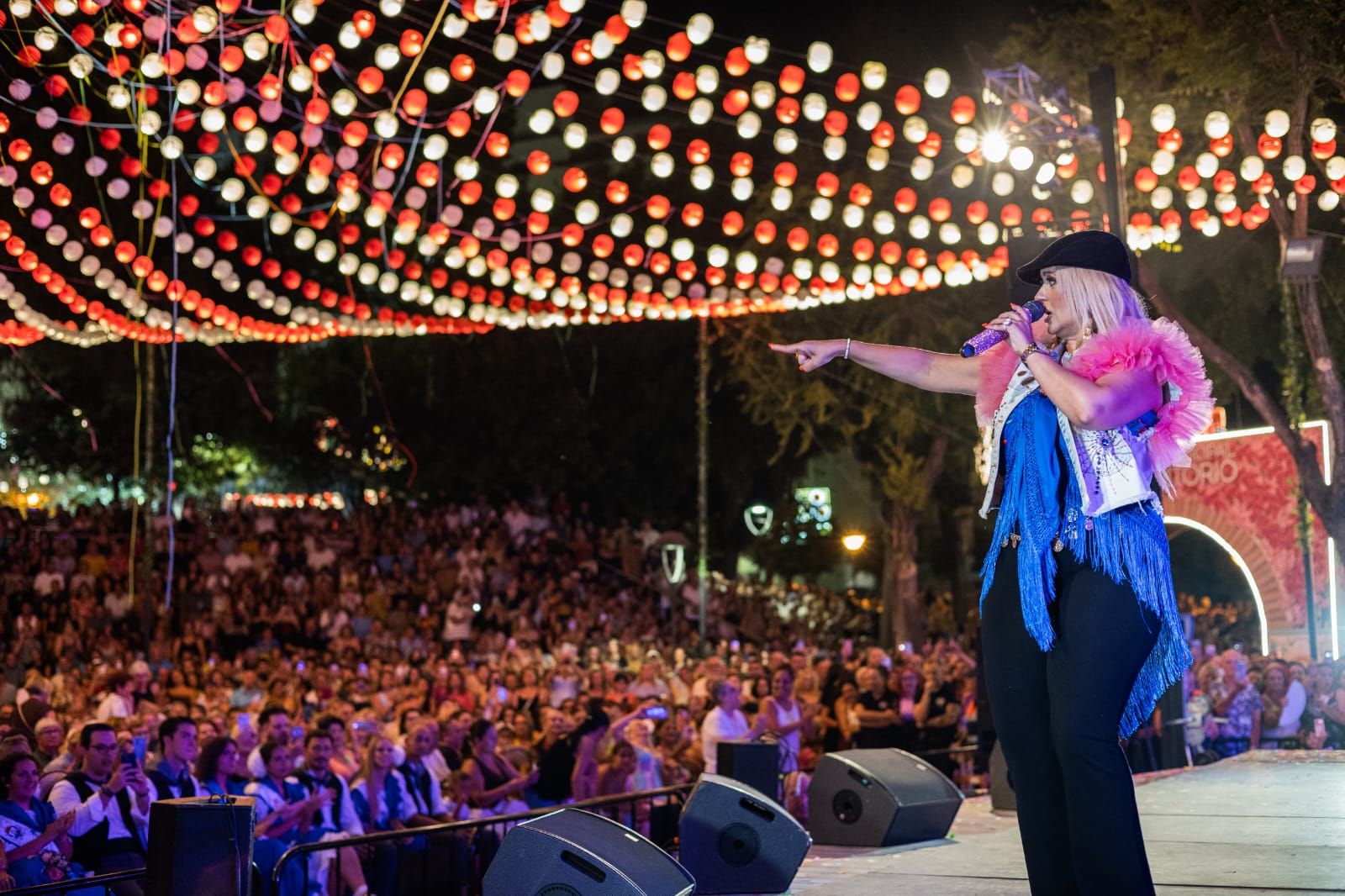 La Húngara en su actuación en la Feria de San Fernando.