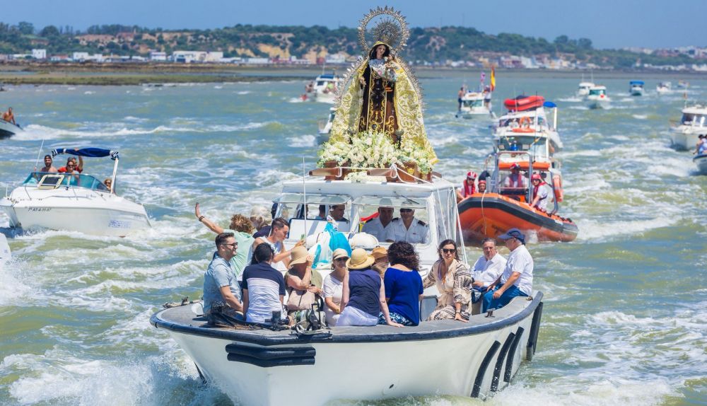 Procesión marítima de la Virgen del Carmen.