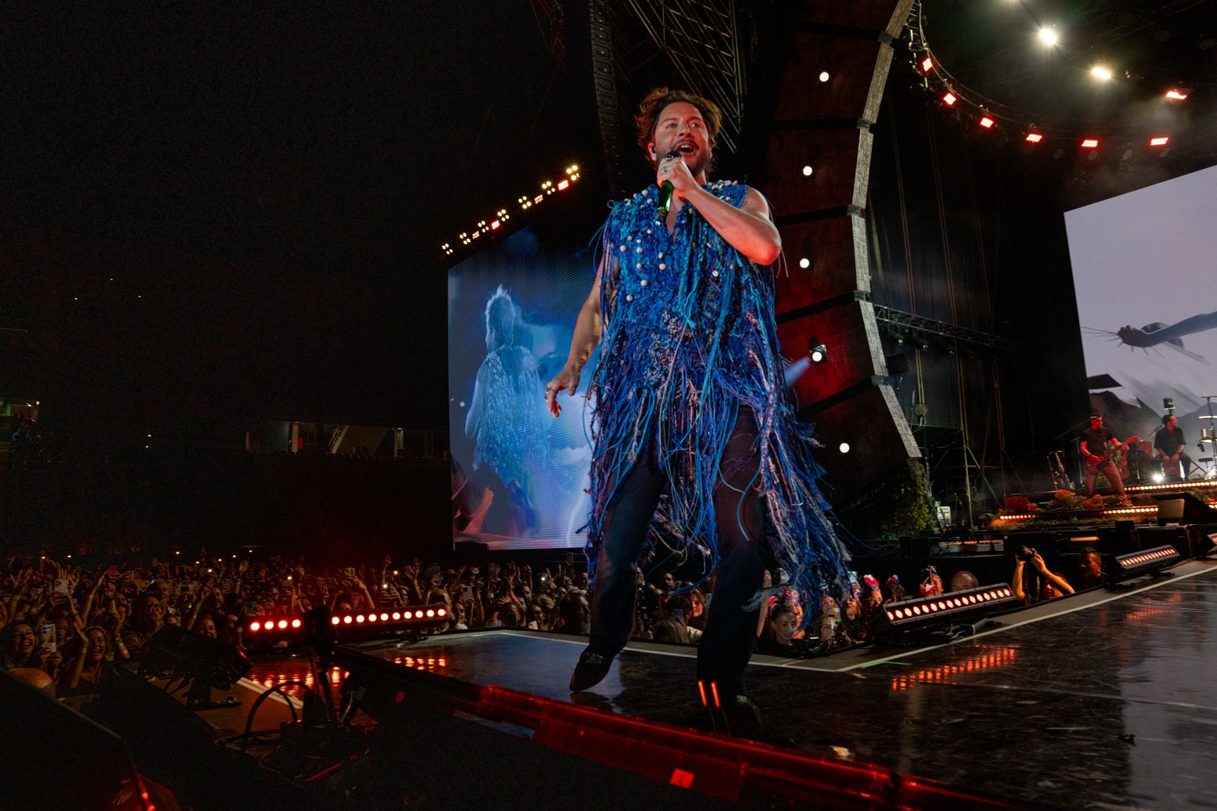 Manuel Carrasco, interpretando una de sus canciones.