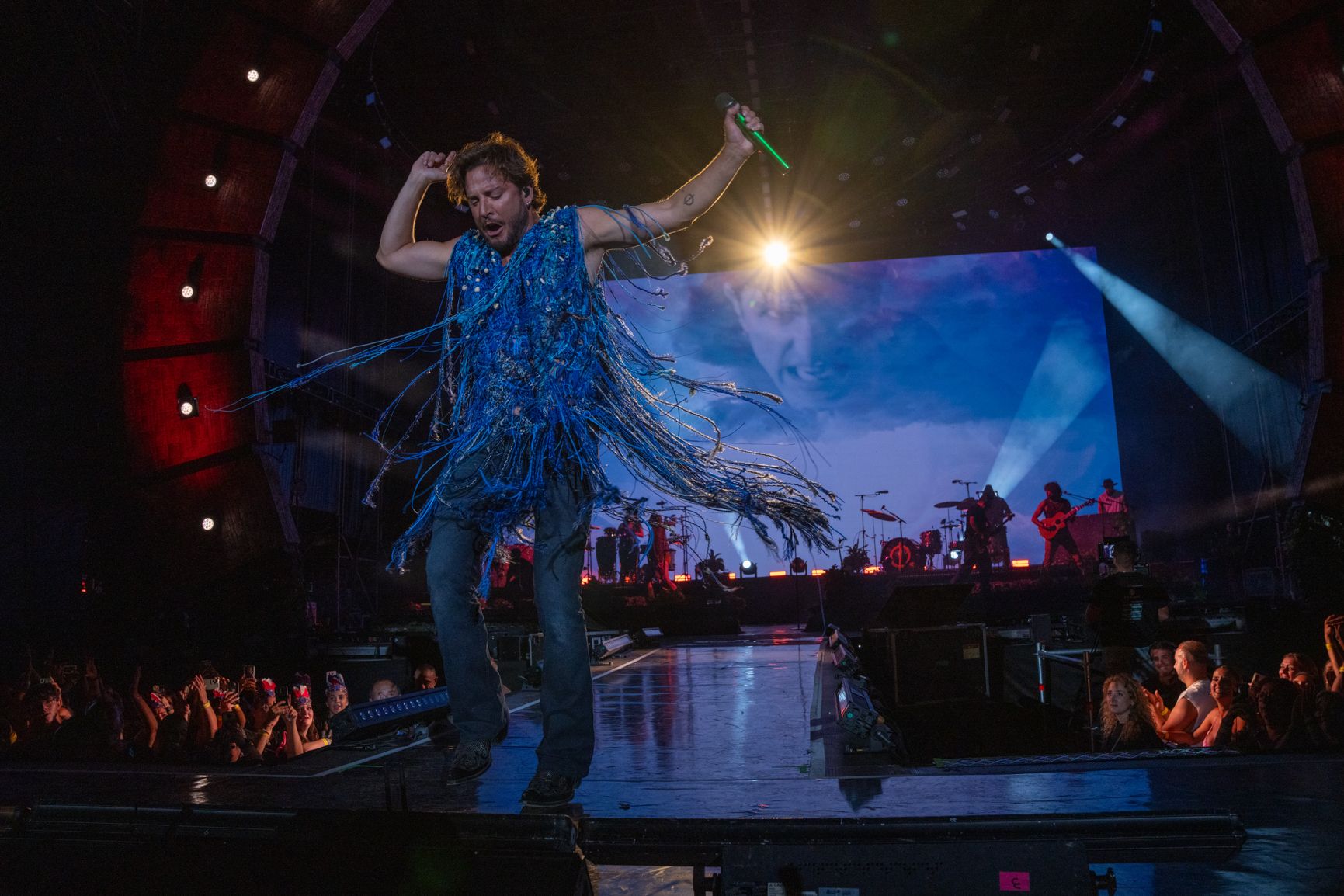 El público disfrutó al ver a Manuel Carrasco disfrutar.