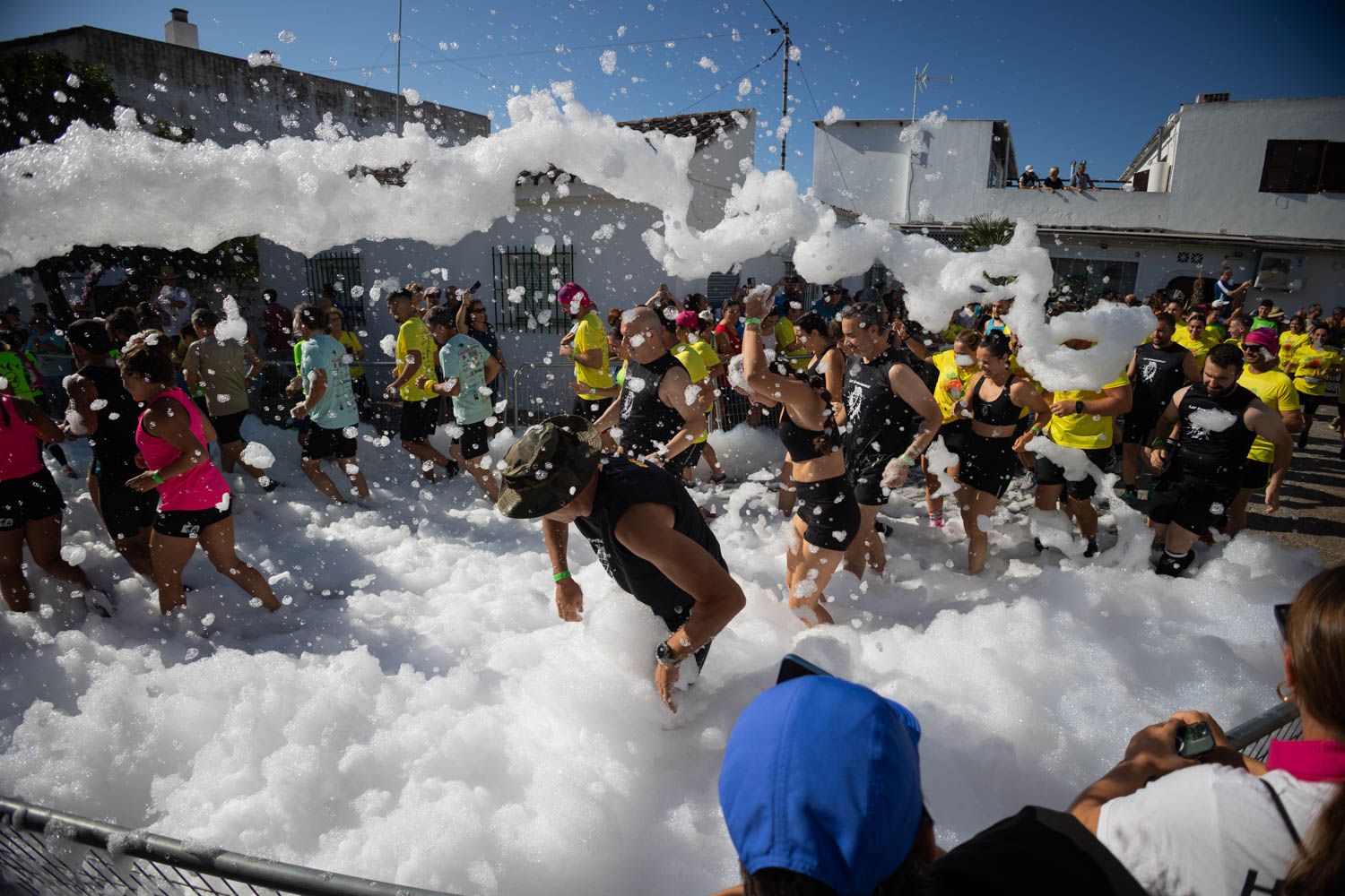 Risas y espuma en cada zancada