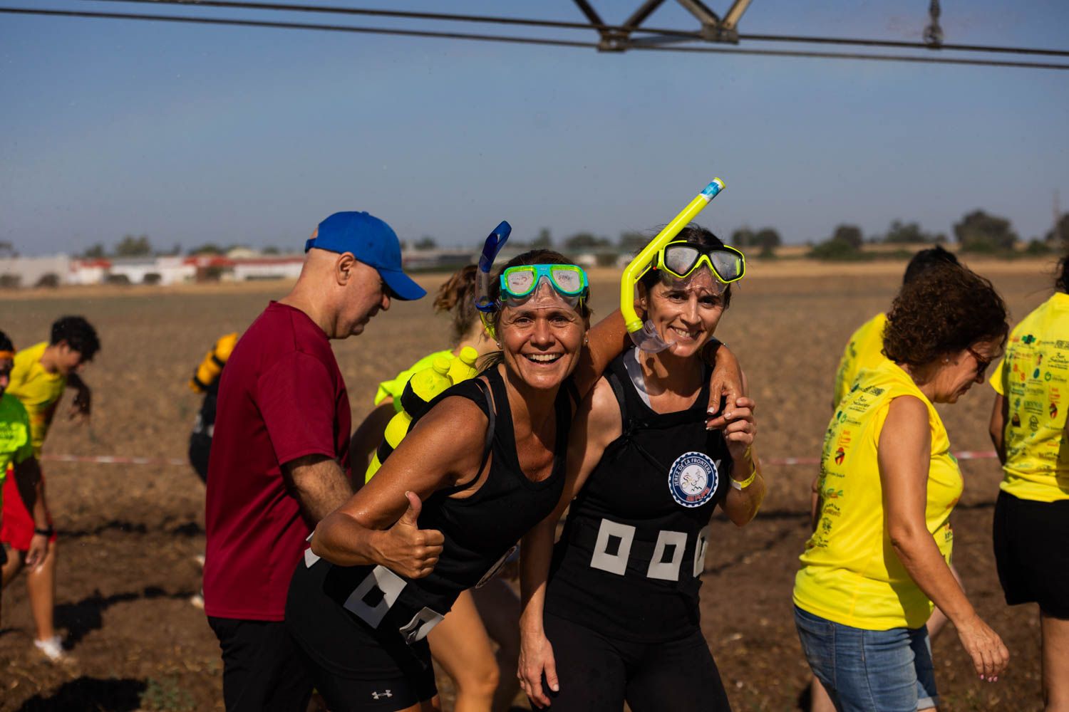 Listas para bucear en el barro con sonrisa incluida