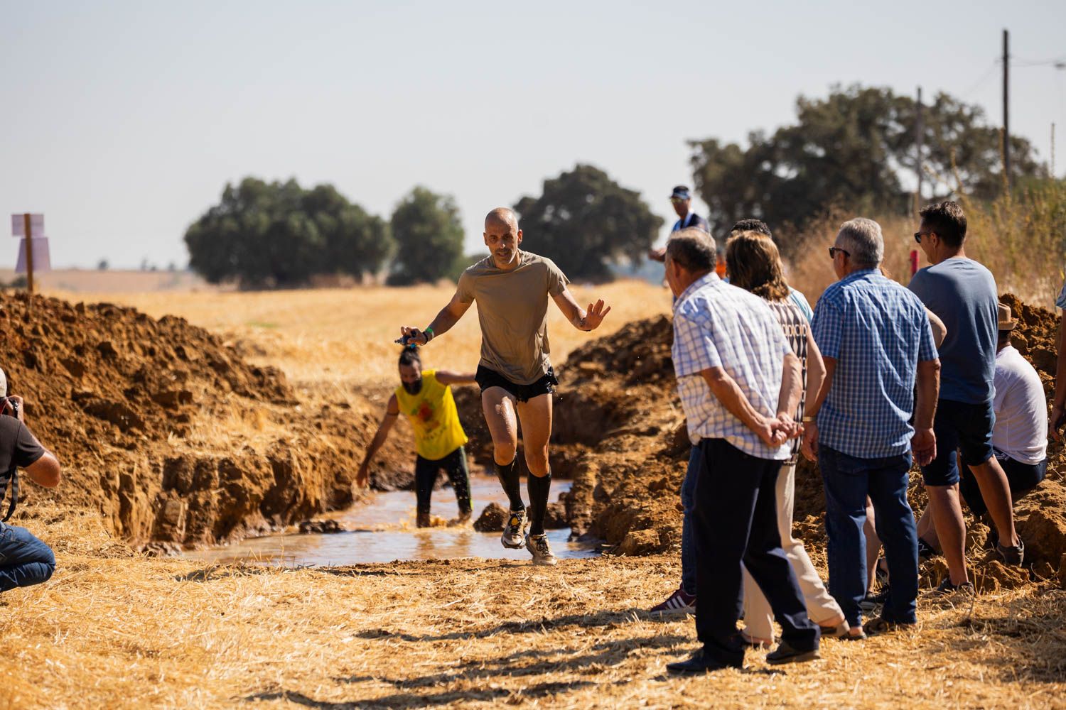 Salto triunfal ante la mirada del público