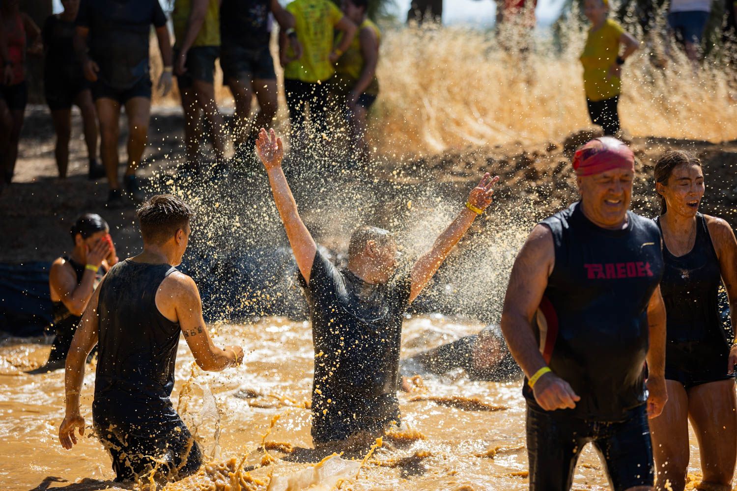 ¡Chapuzón de alegría en el barro!