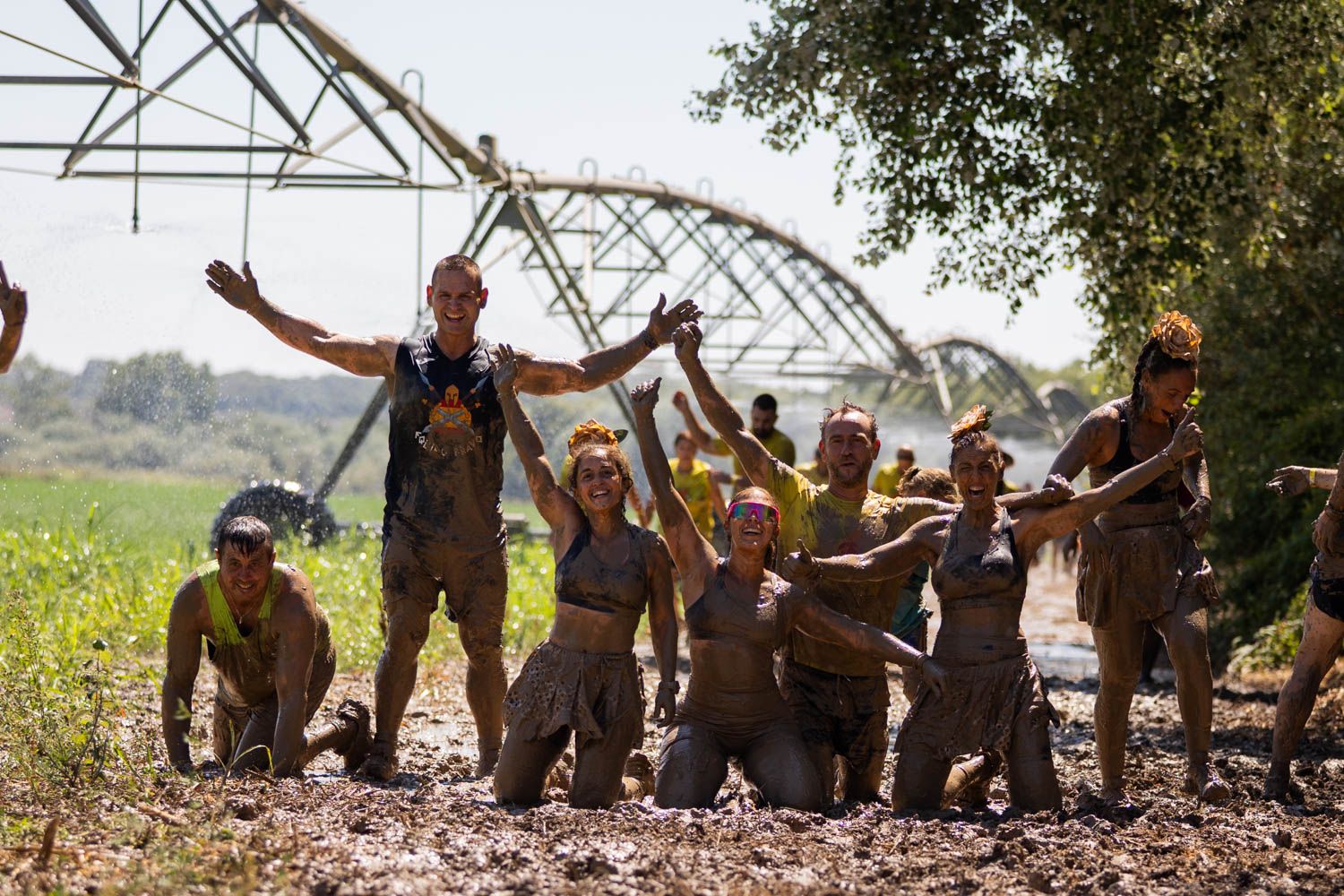 La tribu del barro conquista el campo