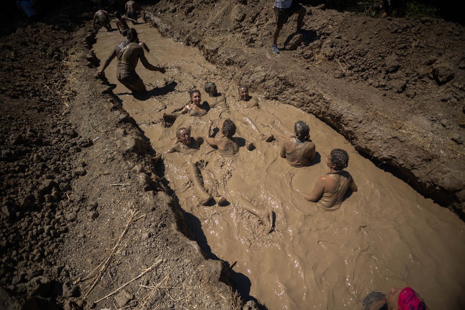 ¡Barro por aquí, barro por allá!