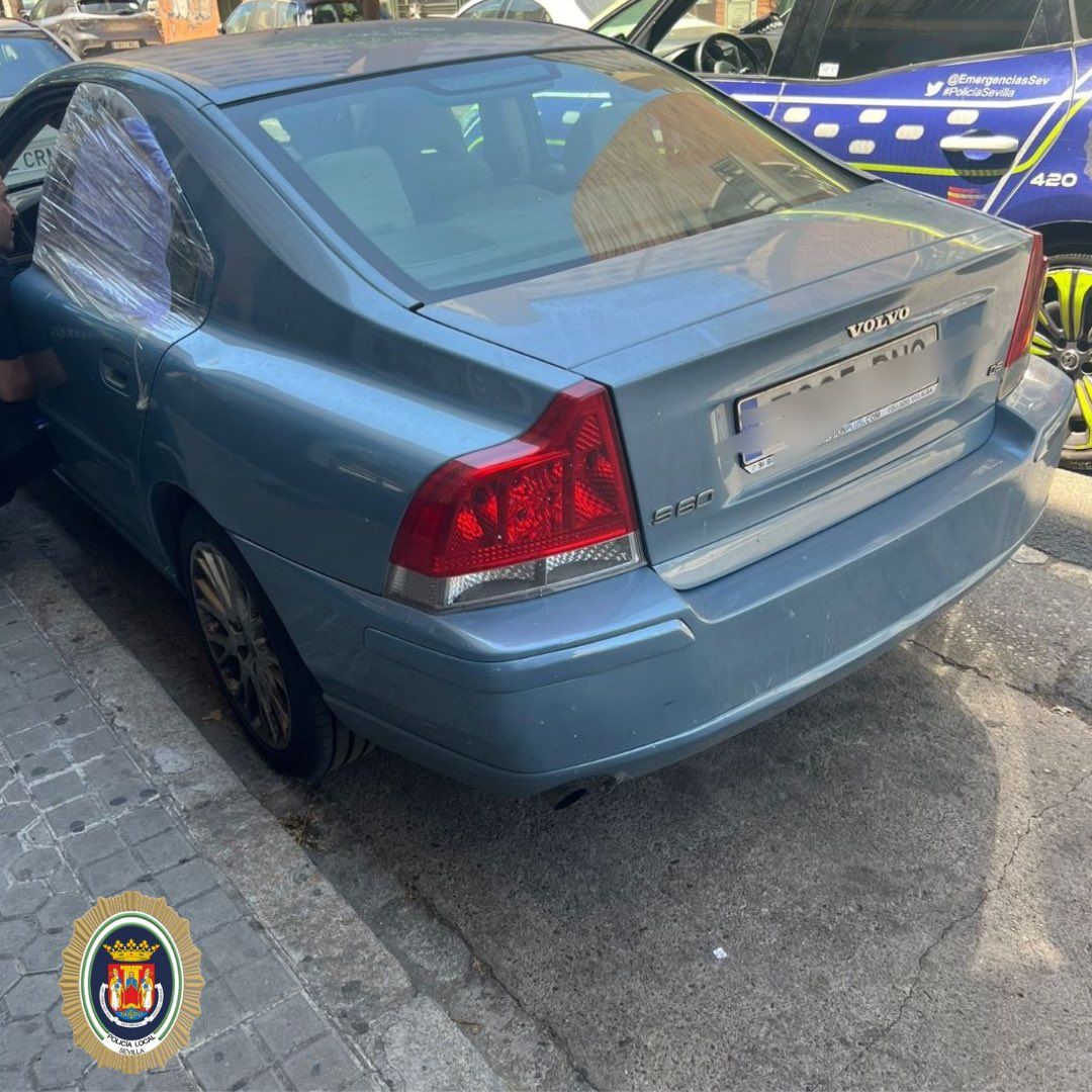 Coche en el que se encontraba la menor.