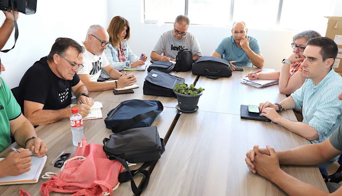 photo 5765104068954539967 w (1)