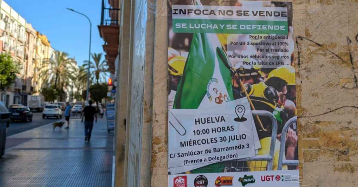 Un cartel de la próxima movilización de bomberos del Plan Infoca.