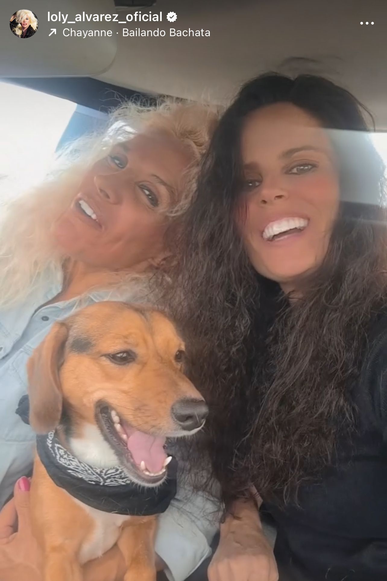 Loly Álvarez, junto a su novia Belinda.