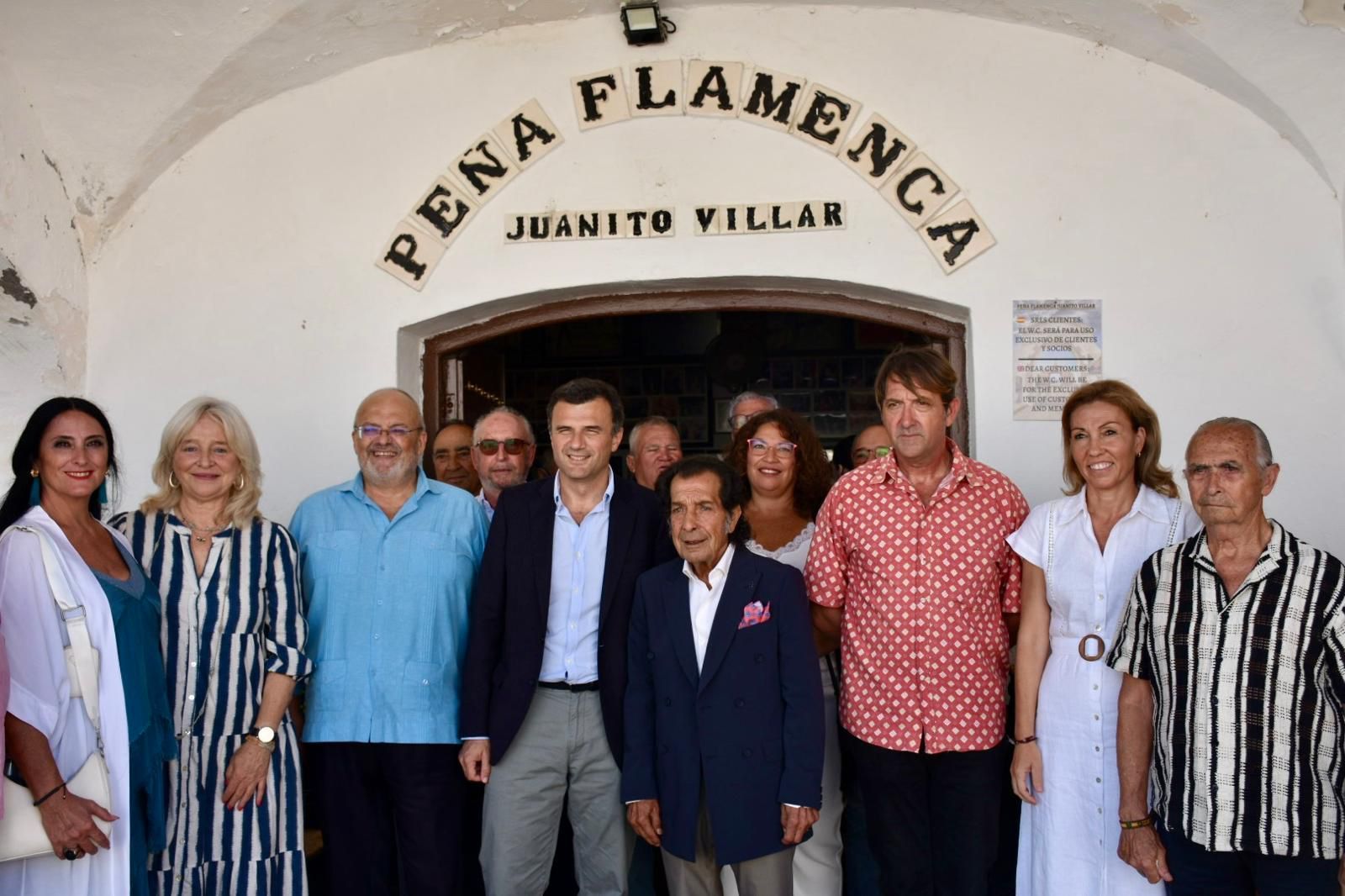 Foto de familia tras la presentación del Circuito Andaluz de Peñas Flamencas en la provincia de Cádiz.