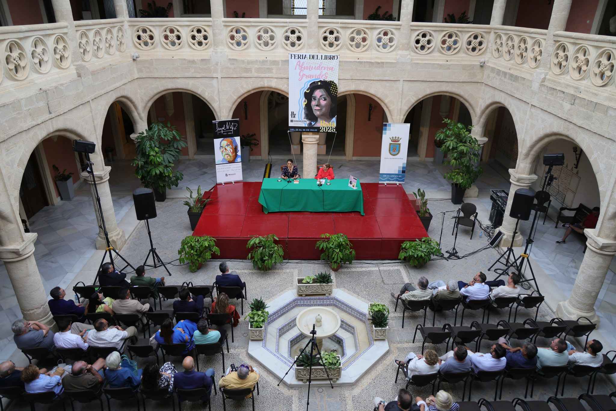 Imagen de uno de los actos de la Feria del Libro de Rota.