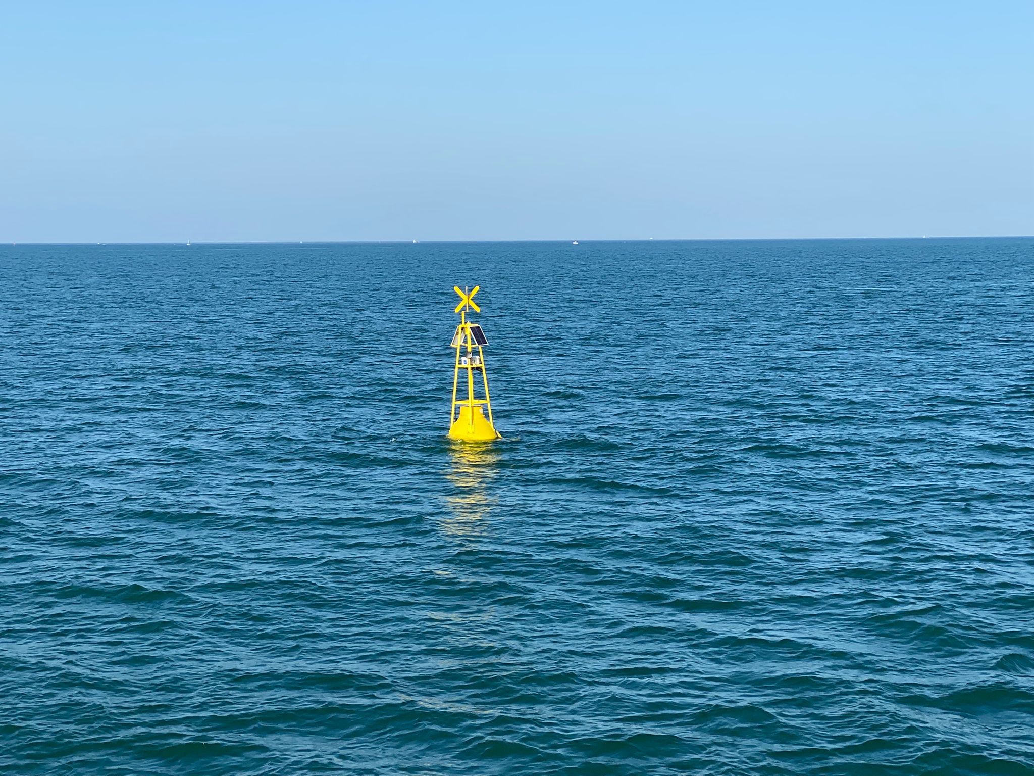 La  boya inteligente instalada en Sancti Petri.