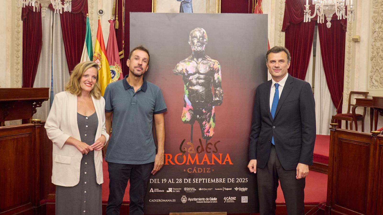 Concejala de Cultura, autor y alcalde de Cádiz con el cartel anunciador.